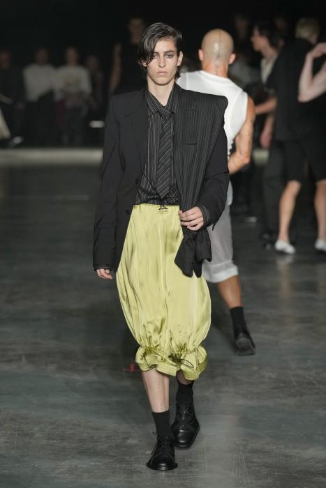 ALAINPAUL SPRING/SUMMER 2027: WHEN DOES THE BODY STOP OBEYING? Vanity Teen ALAINPAUL SPRING/SUMMER 2027: WHEN DOES THE BODY STOP OBEYING? ALAINPAUL SPRING/SUMMER 2027: WHEN DOES THE BODY STOP OBEYING? Vanity Teen