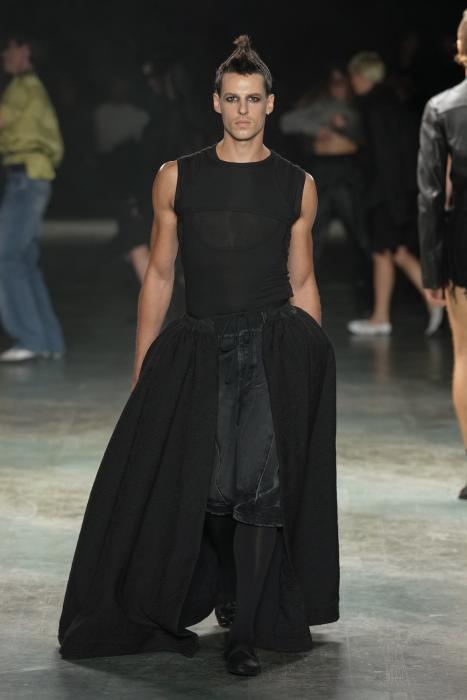 ALAINPAUL SPRING/SUMMER 2027: WHEN DOES THE BODY STOP OBEYING? Vanity Teen ALAINPAUL SPRING/SUMMER 2027: WHEN DOES THE BODY STOP OBEYING? ALAINPAUL SPRING/SUMMER 2027: WHEN DOES THE BODY STOP OBEYING? Vanity Teen