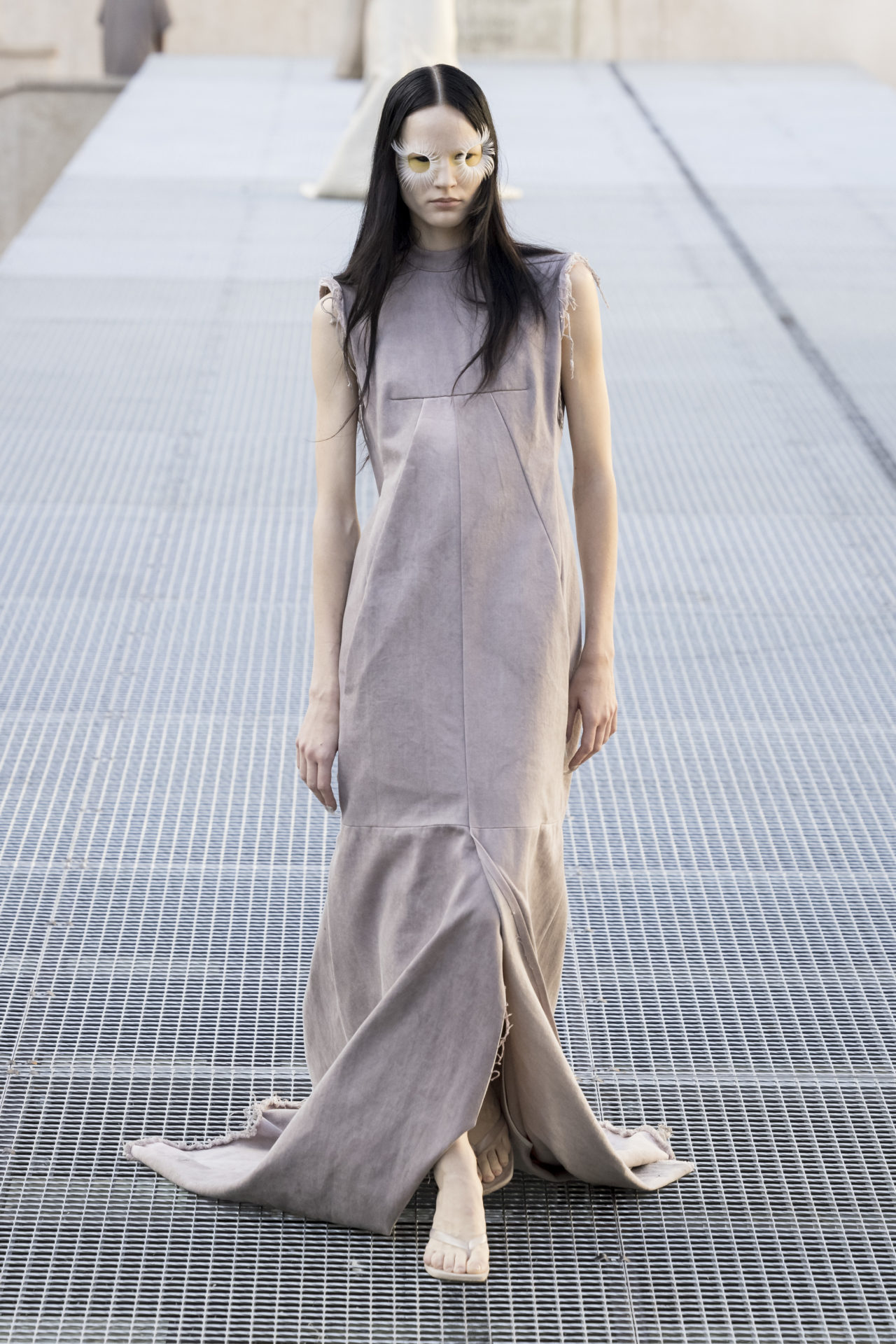 RICK OWENS SPRING/SUMMER 2027: WHO IS THE MUSE NOW? Vanity Teen Model on the runway at the Rick Owens fashion show in Paris, Spring Summer 2027 Ready To Wear Fashion Week, Runway Look #003