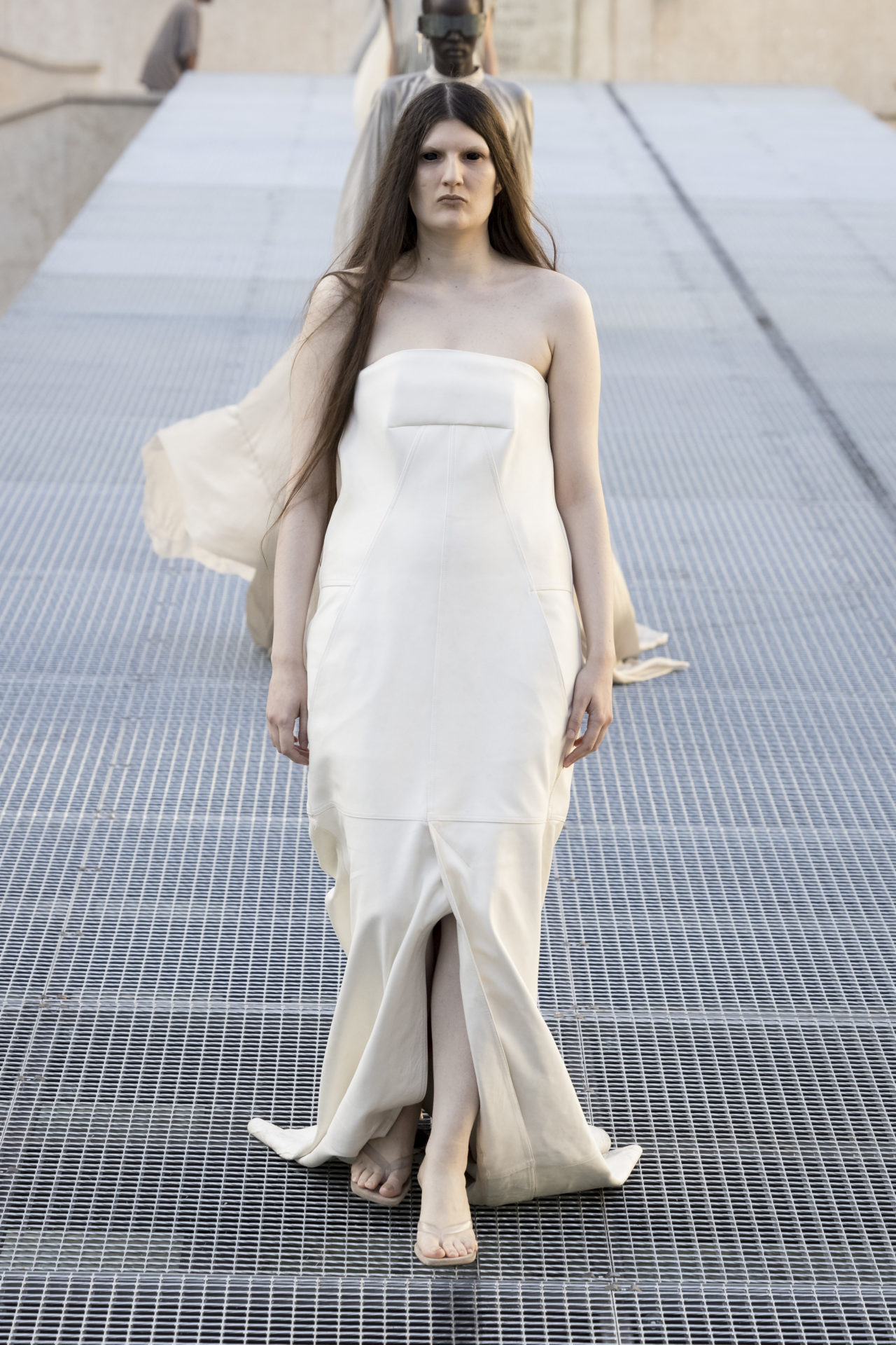 RICK OWENS SPRING/SUMMER 2027: WHO IS THE MUSE NOW? Vanity Teen Model on the runway at the Rick Owens fashion show in Paris, Spring Summer 2027 Ready To Wear Fashion Week, Runway Look #005