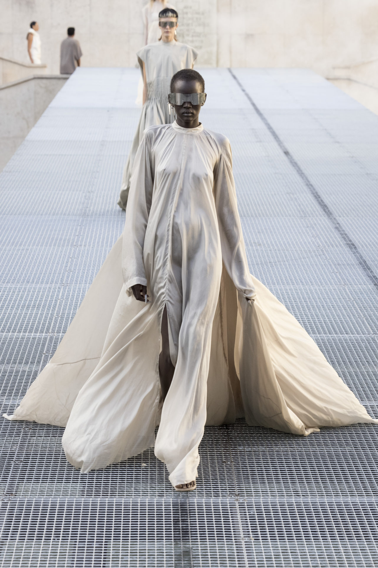 RICK OWENS SPRING/SUMMER 2027: WHO IS THE MUSE NOW? Vanity Teen Model on the runway at the Rick Owens fashion show in Paris, Spring Summer 2027 Ready To Wear Fashion Week, Runway Look #006