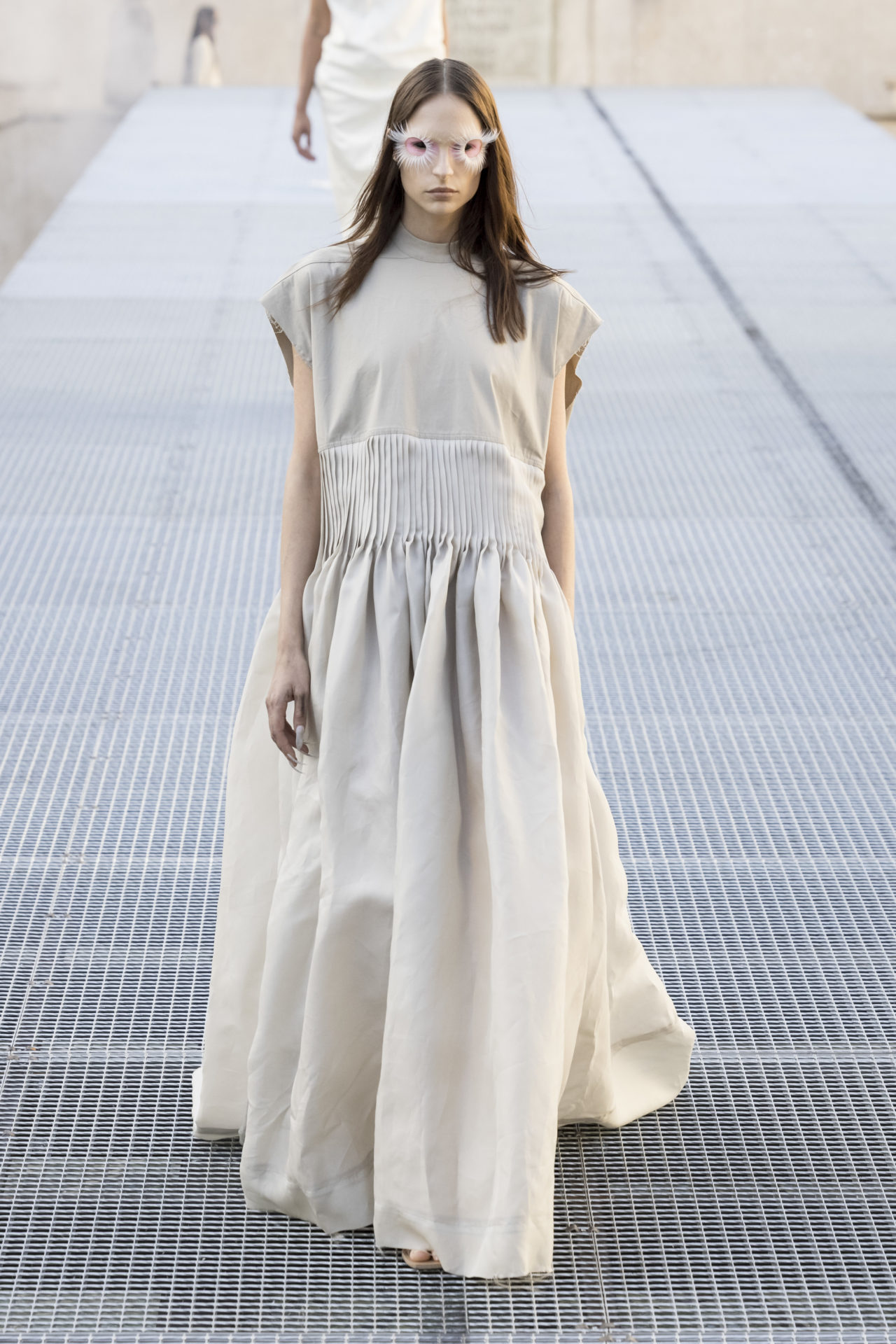 RICK OWENS SPRING/SUMMER 2027: WHO IS THE MUSE NOW? Vanity Teen Model on the runway at the Rick Owens fashion show in Paris, Spring Summer 2027 Ready To Wear Fashion Week, Runway Look #009