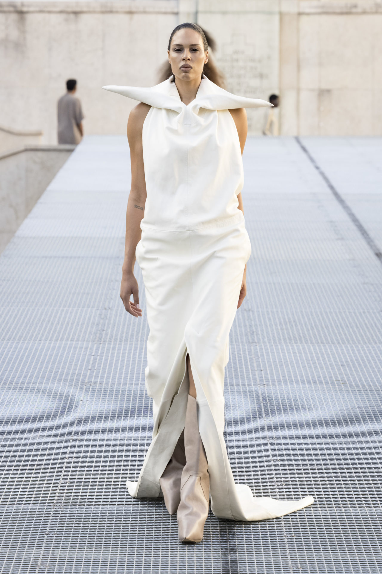 RICK OWENS SPRING/SUMMER 2027: WHO IS THE MUSE NOW? Vanity Teen Model on the runway at the Rick Owens fashion show in Paris, Spring Summer 2027 Ready To Wear Fashion Week, Runway Look #010