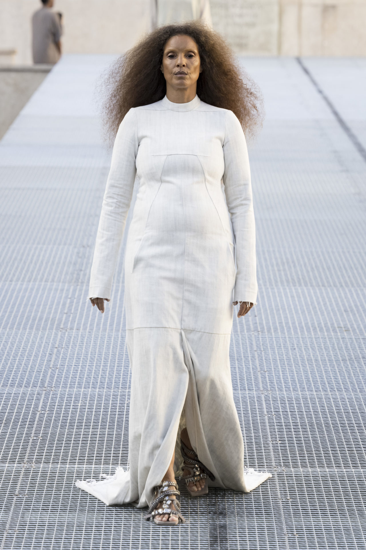 RICK OWENS SPRING/SUMMER 2027: WHO IS THE MUSE NOW? Vanity Teen Model on the runway at the Rick Owens fashion show in Paris, Spring Summer 2027 Ready To Wear Fashion Week, Runway Look #011