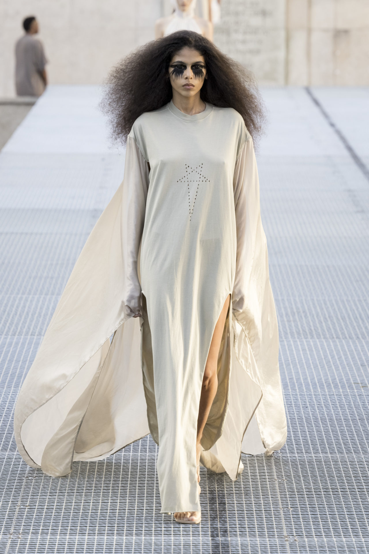 RICK OWENS SPRING/SUMMER 2027: WHO IS THE MUSE NOW? Vanity Teen Model on the runway at the Rick Owens fashion show in Paris, Spring Summer 2027 Ready To Wear Fashion Week, Runway Look #012