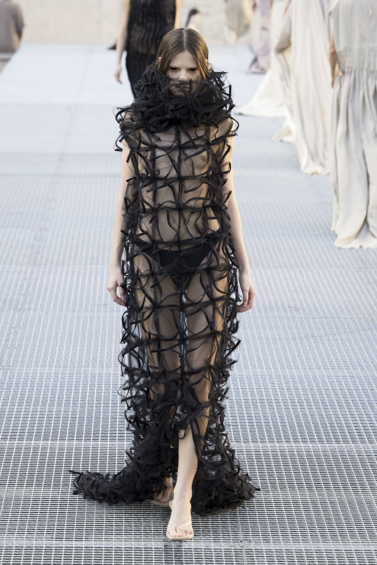 RICK OWENS SPRING/SUMMER 2027: WHO IS THE MUSE NOW? Vanity Teen Model on the runway at the Rick Owens fashion show in Paris, Spring Summer 2027 Ready To Wear Fashion Week, Runway Look #020