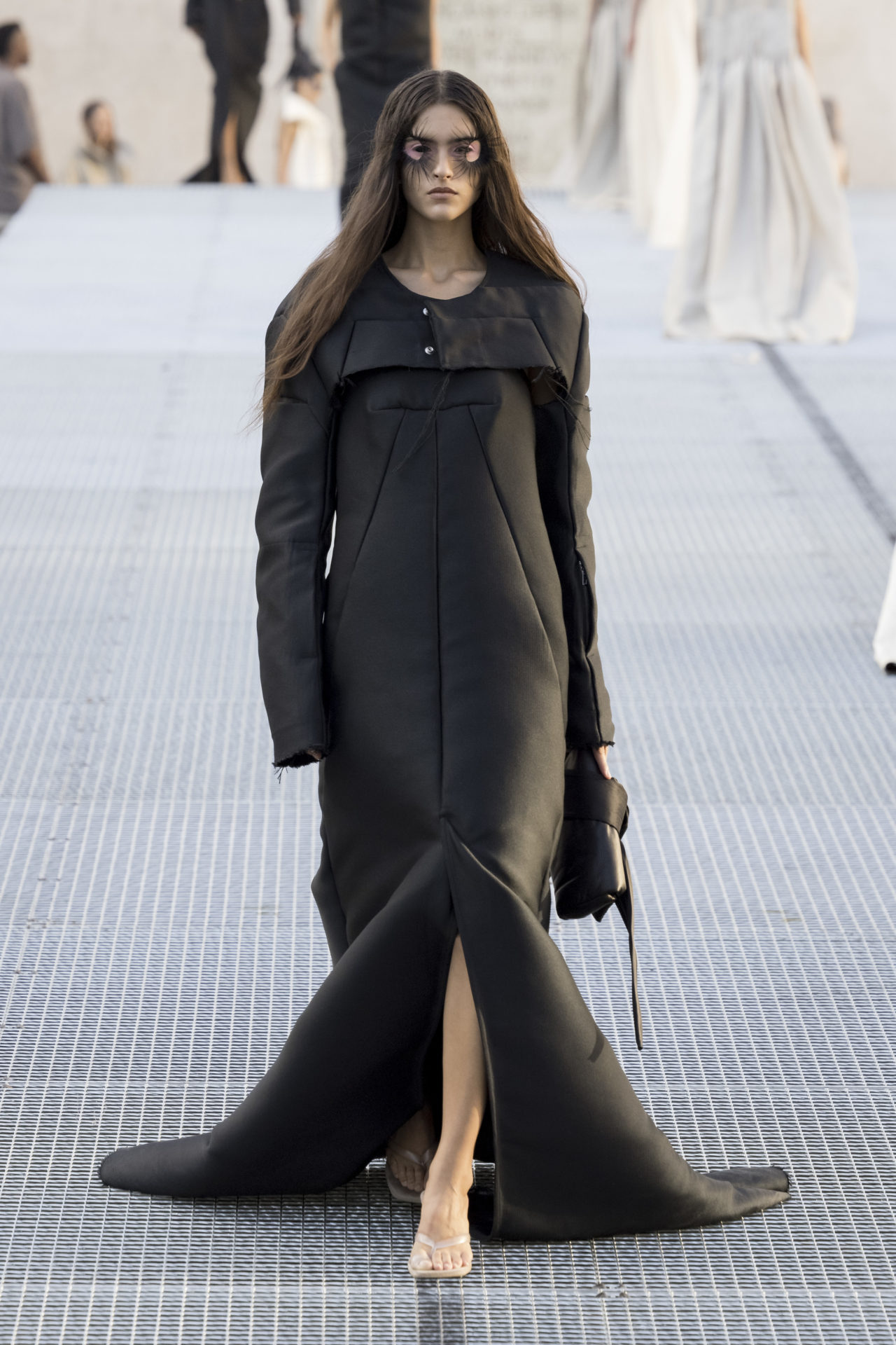 RICK OWENS SPRING/SUMMER 2027: WHO IS THE MUSE NOW? Vanity Teen Model on the runway at the Rick Owens fashion show in Paris, Spring Summer 2027 Ready To Wear Fashion Week, Runway Look #022