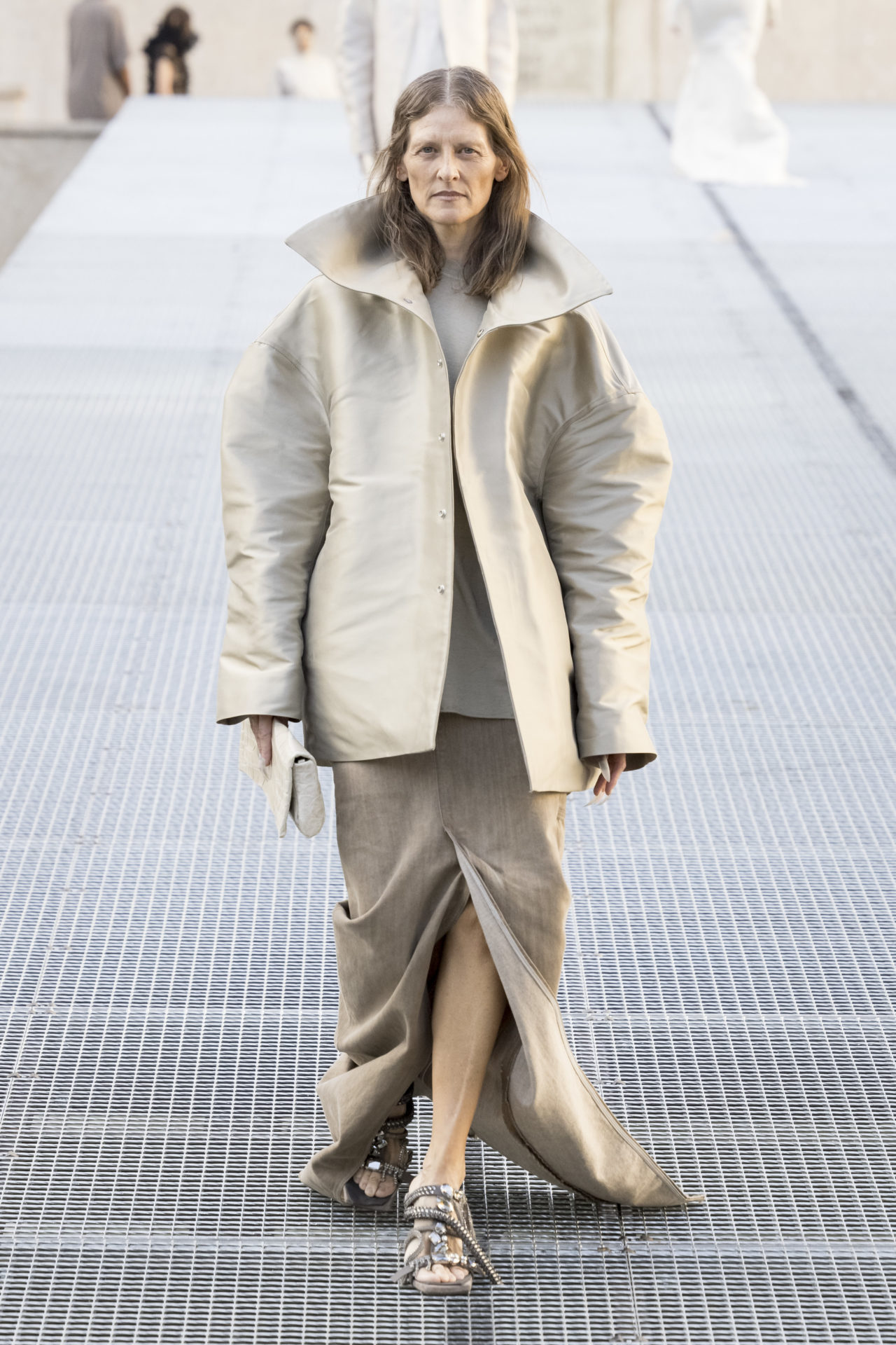 RICK OWENS SPRING/SUMMER 2027: WHO IS THE MUSE NOW? Vanity Teen Model on the runway at the Rick Owens fashion show in Paris, Spring Summer 2027 Ready To Wear Fashion Week, Runway Look #025