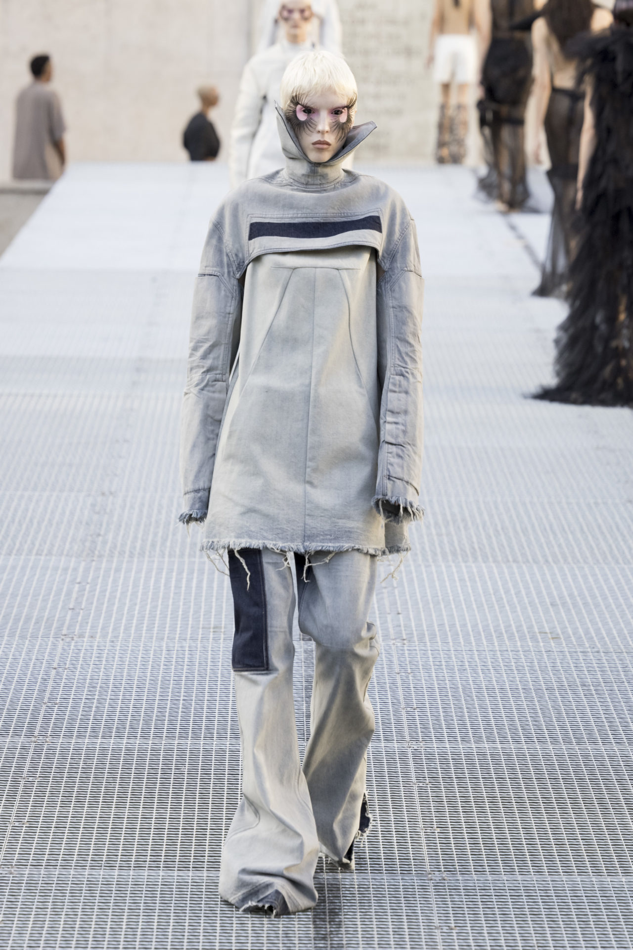 RICK OWENS SPRING/SUMMER 2027: WHO IS THE MUSE NOW? Vanity Teen Model on the runway at the Rick Owens fashion show in Paris, Spring Summer 2027 Ready To Wear Fashion Week, Runway Look #030