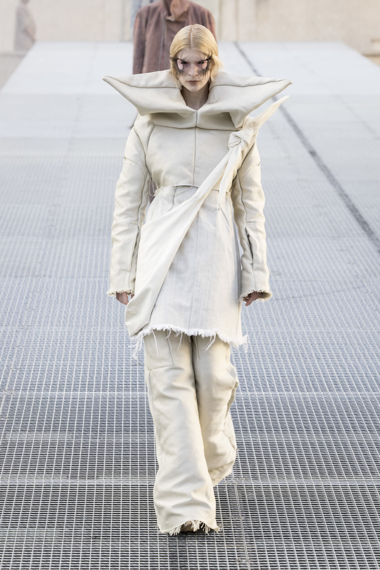 RICK OWENS SPRING/SUMMER 2027: WHO IS THE MUSE NOW? Vanity Teen Model on the runway at the Rick Owens fashion show in Paris, Spring Summer 2027 Ready To Wear Fashion Week, Runway Look #034