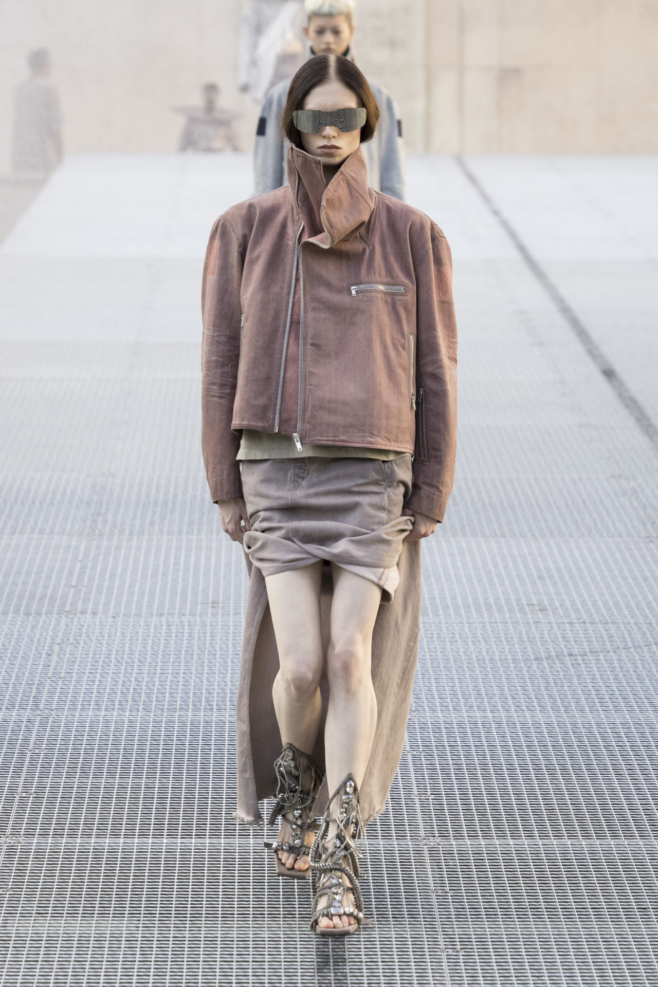RICK OWENS SPRING/SUMMER 2027: WHO IS THE MUSE NOW? Vanity Teen Model on the runway at the Rick Owens fashion show in Paris, Spring Summer 2027 Ready To Wear Fashion Week, Runway Look #035