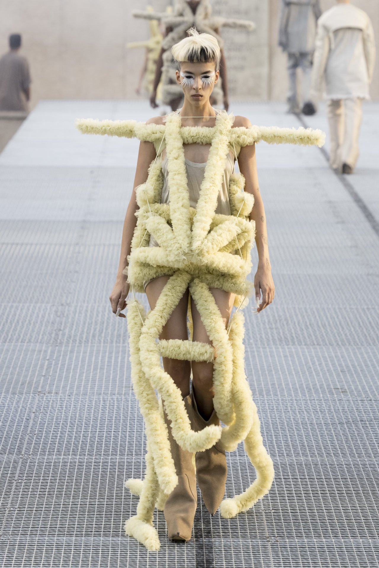RICK OWENS SPRING/SUMMER 2027: WHO IS THE MUSE NOW? Vanity Teen Model on the runway at the Rick Owens fashion show in Paris, Spring Summer 2027 Ready To Wear Fashion Week, Runway Look #043