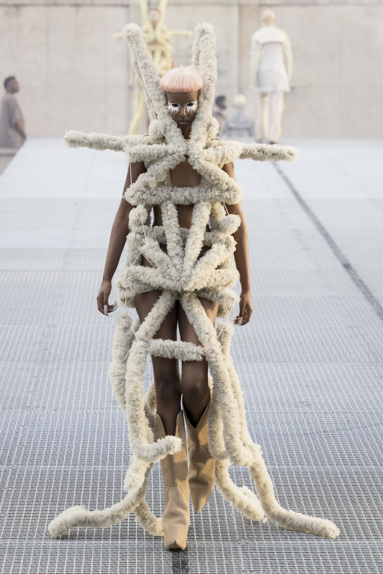 RICK OWENS SPRING/SUMMER 2027: WHO IS THE MUSE NOW? Vanity Teen Model on the runway at the Rick Owens fashion show in Paris, Spring Summer 2027 Ready To Wear Fashion Week, Runway Look #044