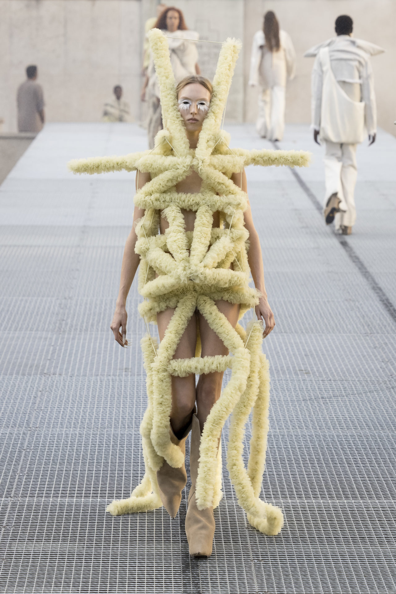 RICK OWENS SPRING/SUMMER 2027: WHO IS THE MUSE NOW? Vanity Teen Model on the runway at the Rick Owens fashion show in Paris, Spring Summer 2027 Ready To Wear Fashion Week, Runway Look #045