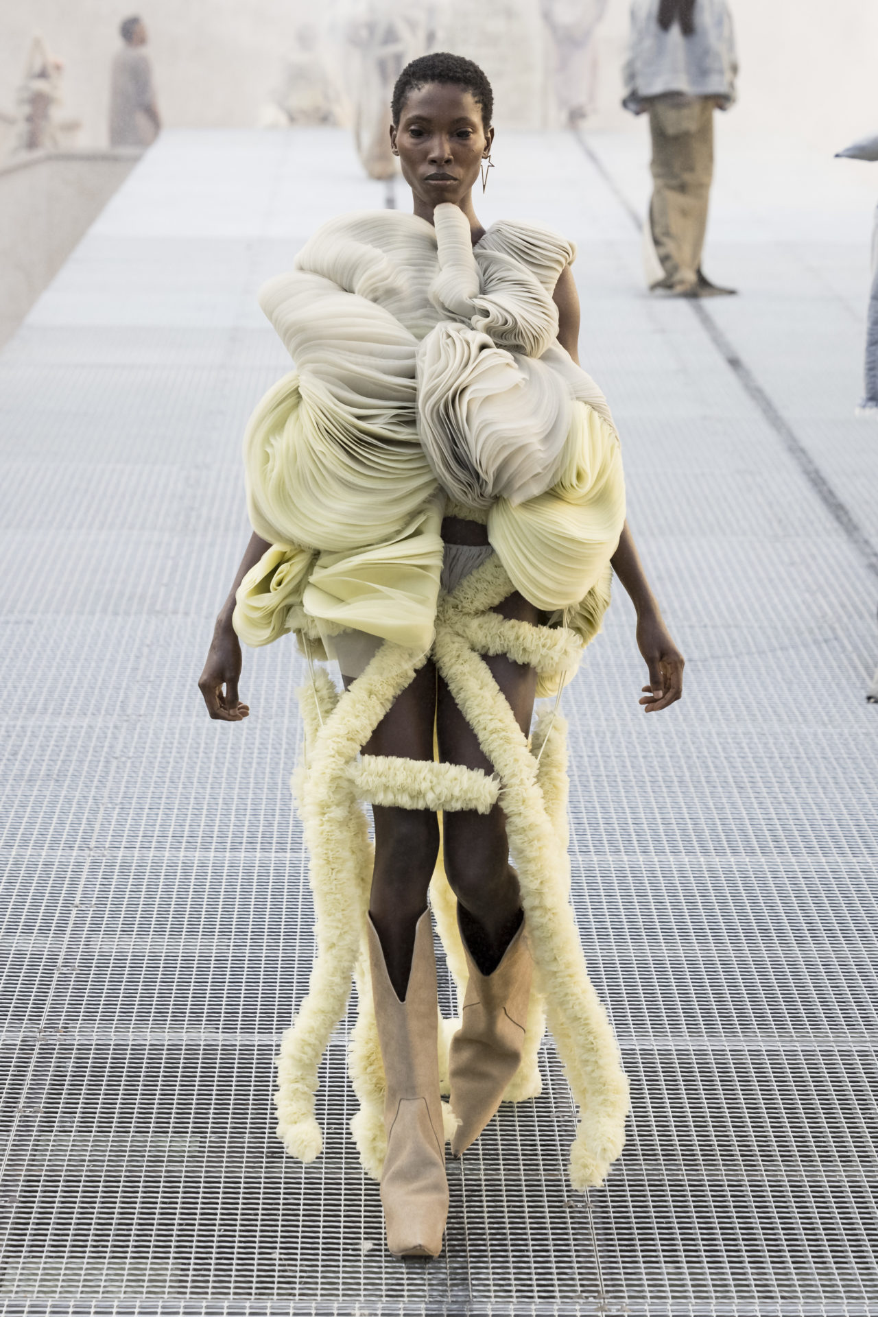 Model on the runway at the Rick Owens fashion show in Paris, Spring Summer 2027 Ready To Wear Fashion Week, Runway Look #048