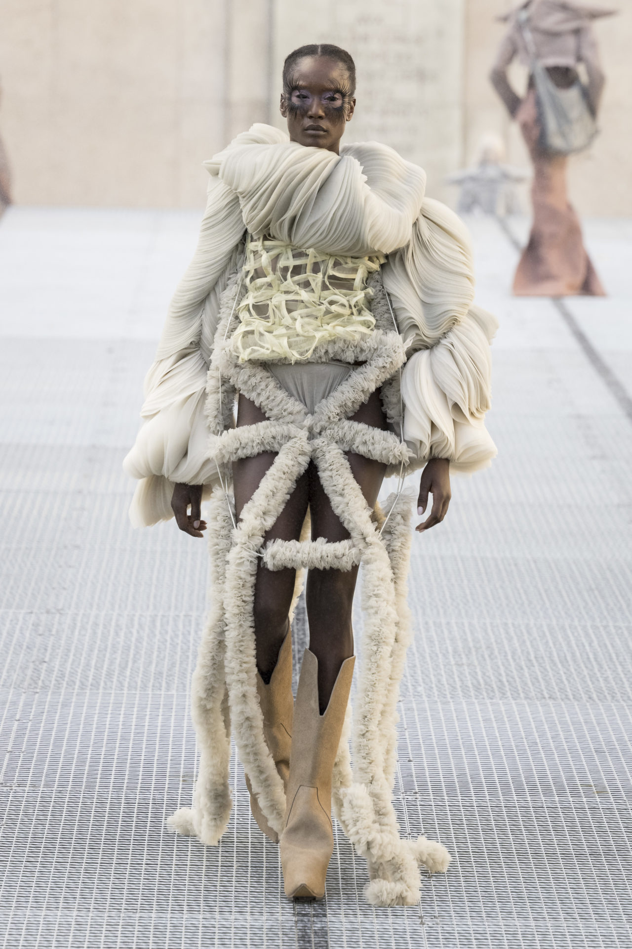 RICK OWENS SPRING/SUMMER 2027: WHO IS THE MUSE NOW? Vanity Teen Model on the runway at the Rick Owens fashion show in Paris, Spring Summer 2027 Ready To Wear Fashion Week, Runway Look #050