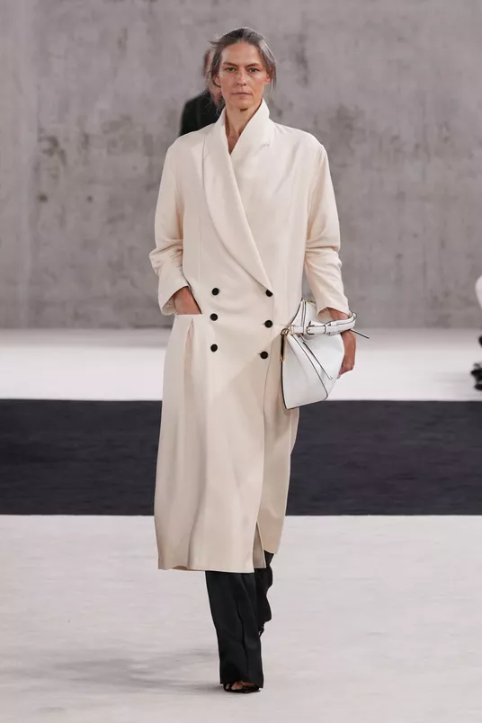 LANVIN SS27 - WHO OWNS THE GHOST? Vanity Teen LANVIN SS27 - WHO OWNS THE GHOST? LANVIN SS27 - WHO OWNS THE GHOST? Vanity Teen