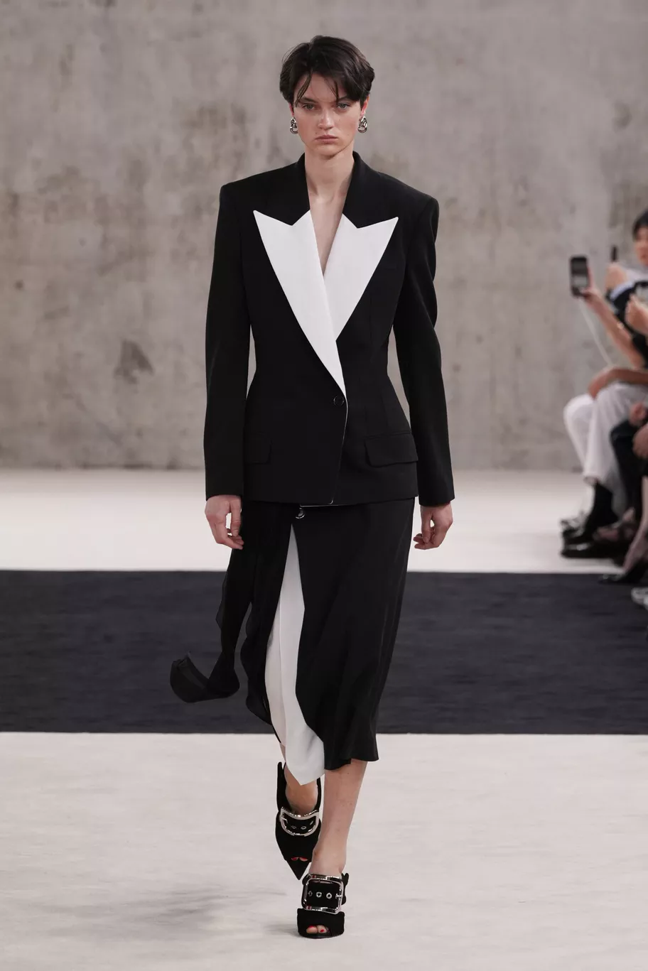 LANVIN SS27 - WHO OWNS THE GHOST? Vanity Teen LANVIN SS27 - WHO OWNS THE GHOST? LANVIN SS27 - WHO OWNS THE GHOST? Vanity Teen