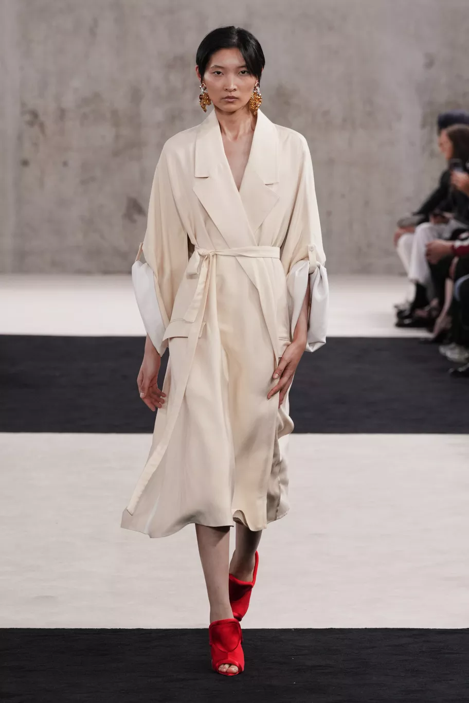 LANVIN SS27 - WHO OWNS THE GHOST? Vanity Teen LANVIN SS27 - WHO OWNS THE GHOST? LANVIN SS27 - WHO OWNS THE GHOST? Vanity Teen