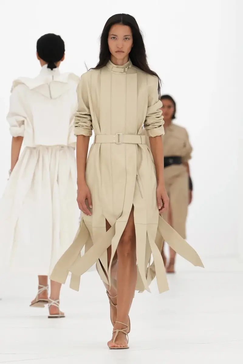 HERMÈS SPRING/SUMMER 2027: CAN A ZIP UNZIP A MAISON? Vanity Teen HERMÈS SPRING/SUMMER 2027: CAN A ZIP UNZIP A MAISON? HERMÈS SPRING/SUMMER 2027: CAN A ZIP UNZIP A MAISON? Vanity Teen