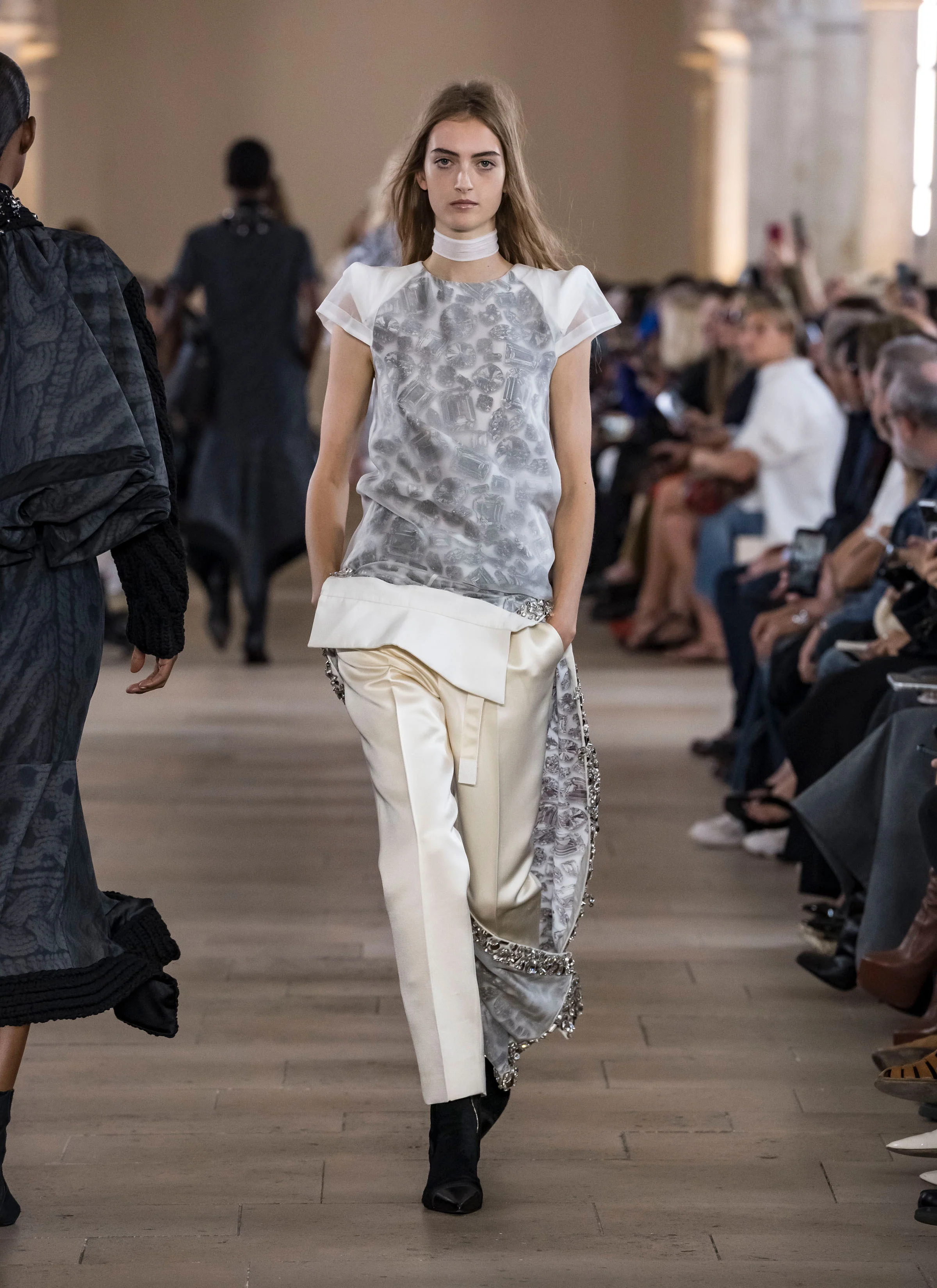 SACAI SPRING/SUMMER 2027: SACAI AGAINST SACAI Vanity Teen SACAI SPRING/SUMMER 2027: SACAI AGAINST SACAI SACAI SPRING/SUMMER 2027: SACAI AGAINST SACAI Vanity Teen
