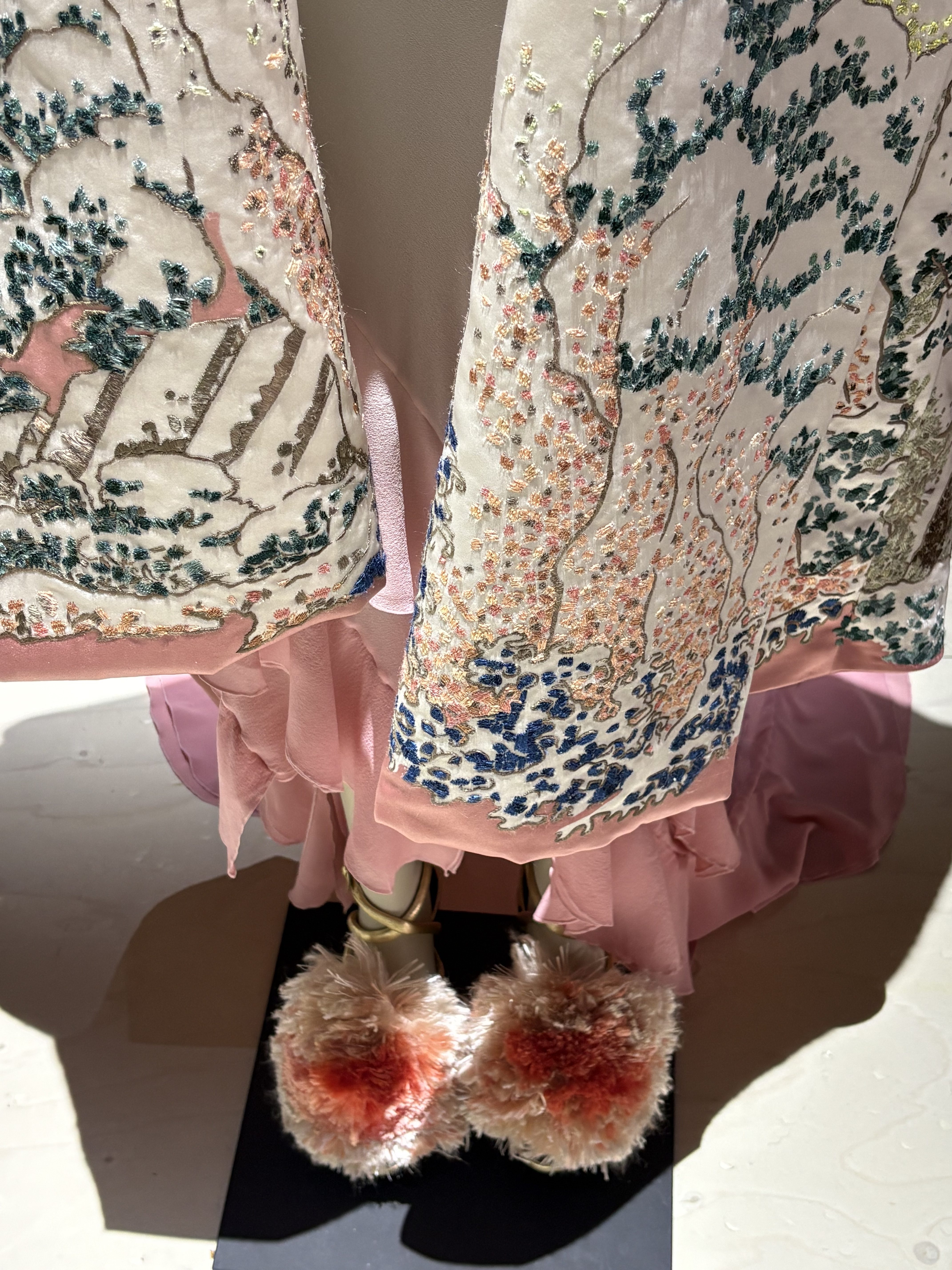 Givenchy Spring 2027: Sarah Burton Brings Balance and Clarity Vanity Teen Givenchy Spring 2027: Sarah Burton Brings Balance and Clarity Givenchy Spring 2027: Sarah Burton Brings Balance and Clarity Vanity Teen
