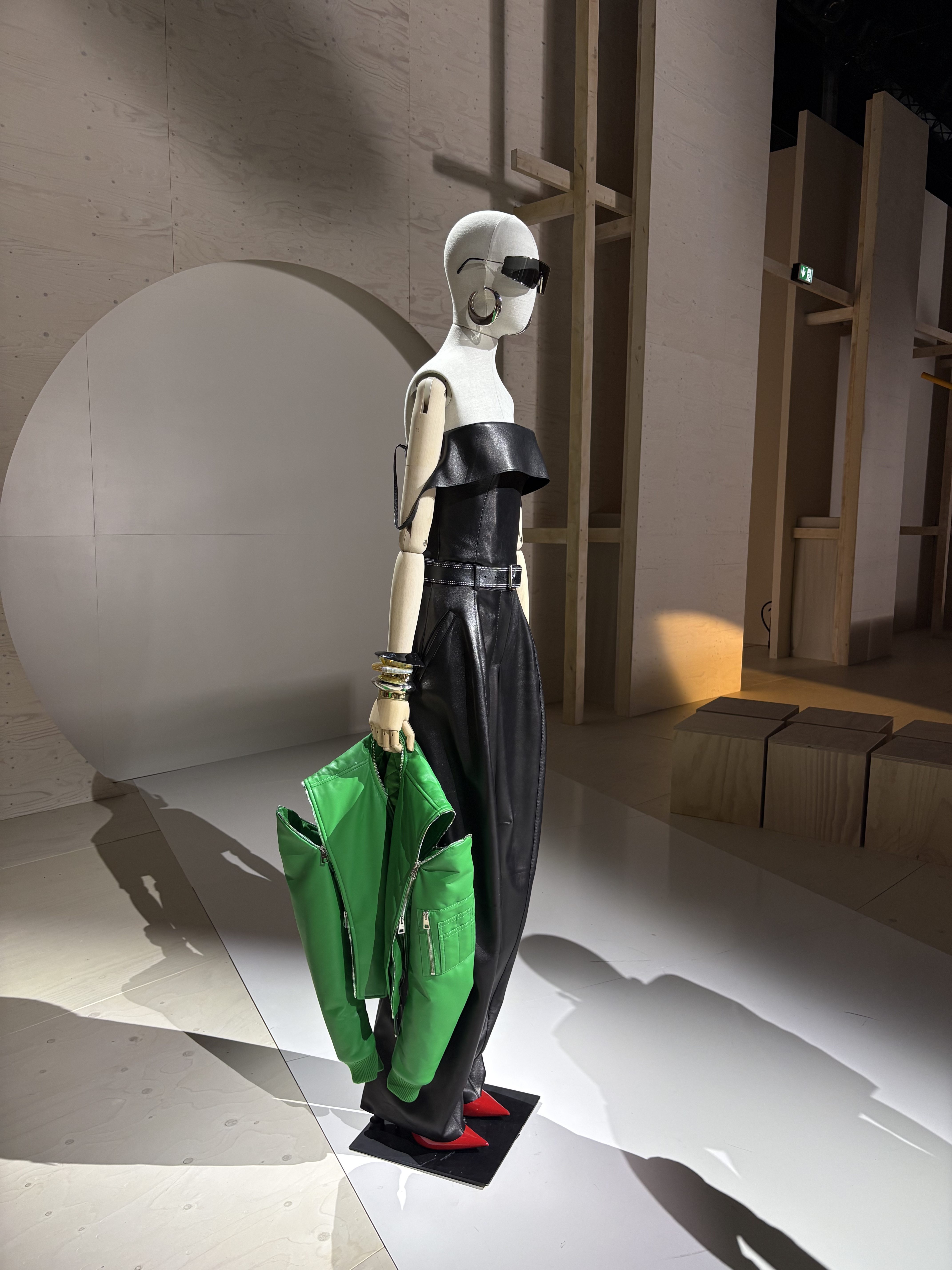 Givenchy Spring 2027: Sarah Burton Brings Balance and Clarity Vanity Teen Givenchy Spring 2027: Sarah Burton Brings Balance and Clarity Givenchy Spring 2027: Sarah Burton Brings Balance and Clarity Vanity Teen