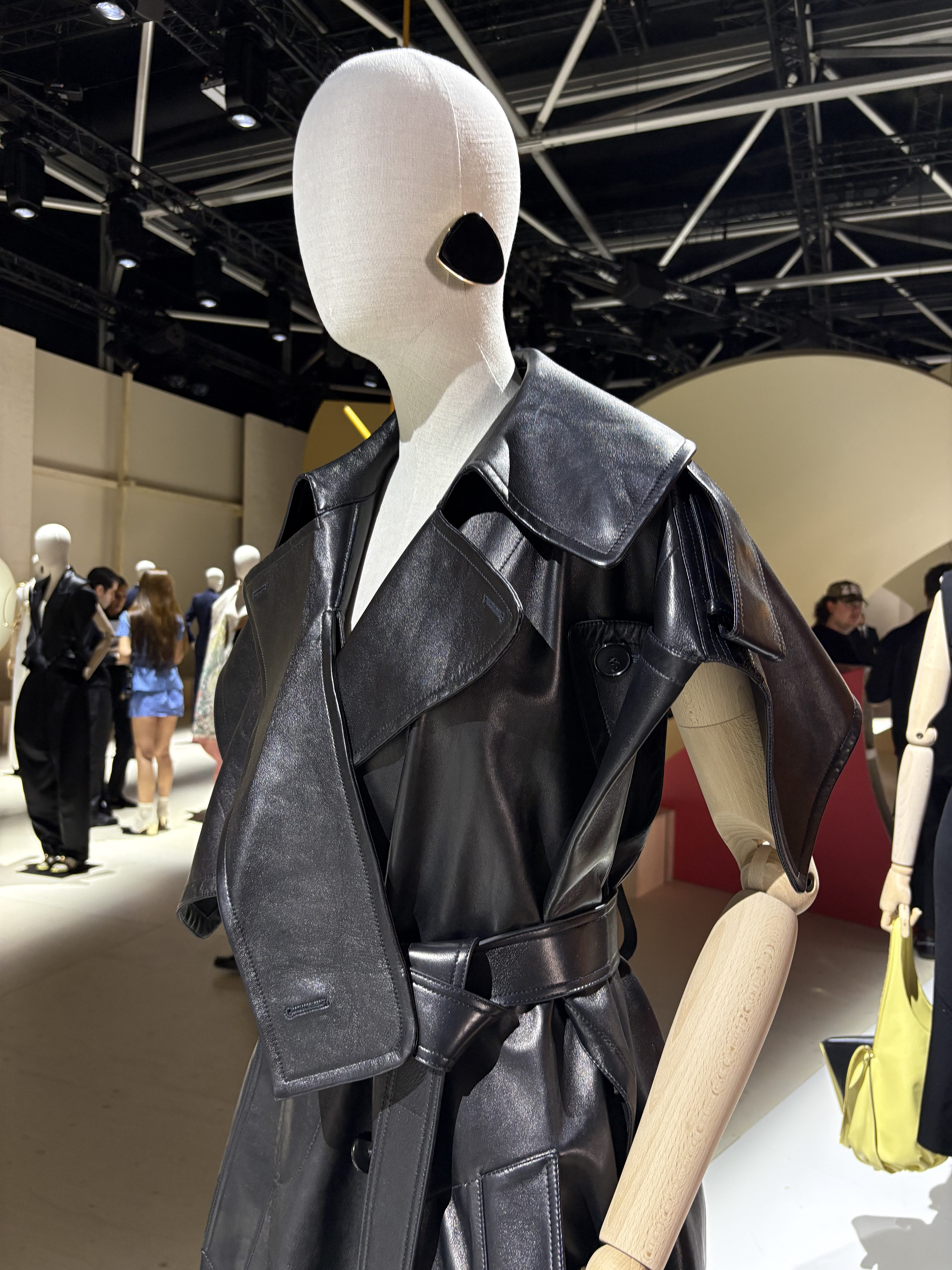 Givenchy Spring 2027: Sarah Burton Brings Balance and Clarity Vanity Teen Givenchy Spring 2027: Sarah Burton Brings Balance and Clarity Givenchy Spring 2027: Sarah Burton Brings Balance and Clarity Vanity Teen