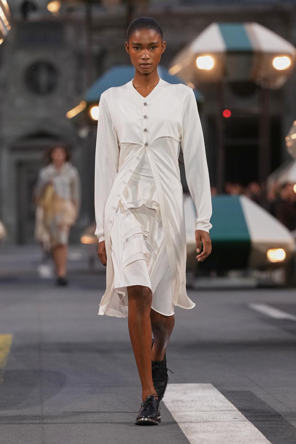 Louis Vuitton Spring Summer 27: The Future Has Lost Its Weight Vanity Teen Louis Vuitton Spring Summer 27: The Future Has Lost Its Weight Louis Vuitton Spring Summer 27: The Future Has Lost Its Weight Vanity Teen