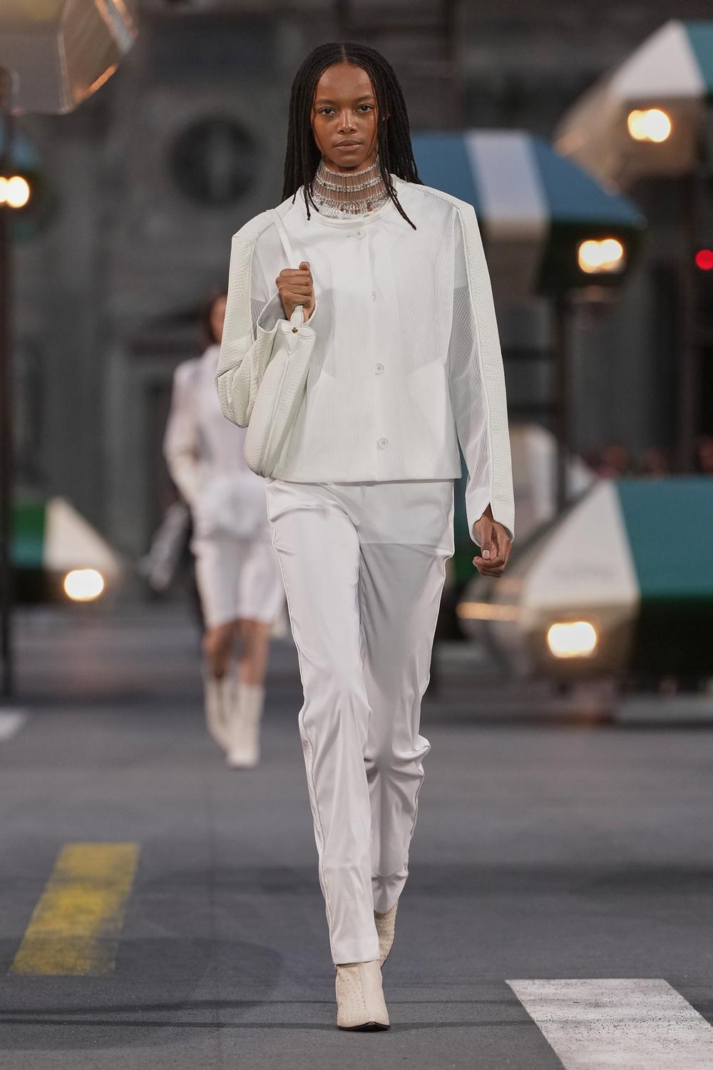 Louis Vuitton Spring Summer 27: The Future Has Lost Its Weight Vanity Teen Louis Vuitton Spring Summer 27: The Future Has Lost Its Weight Louis Vuitton Spring Summer 27: The Future Has Lost Its Weight Vanity Teen