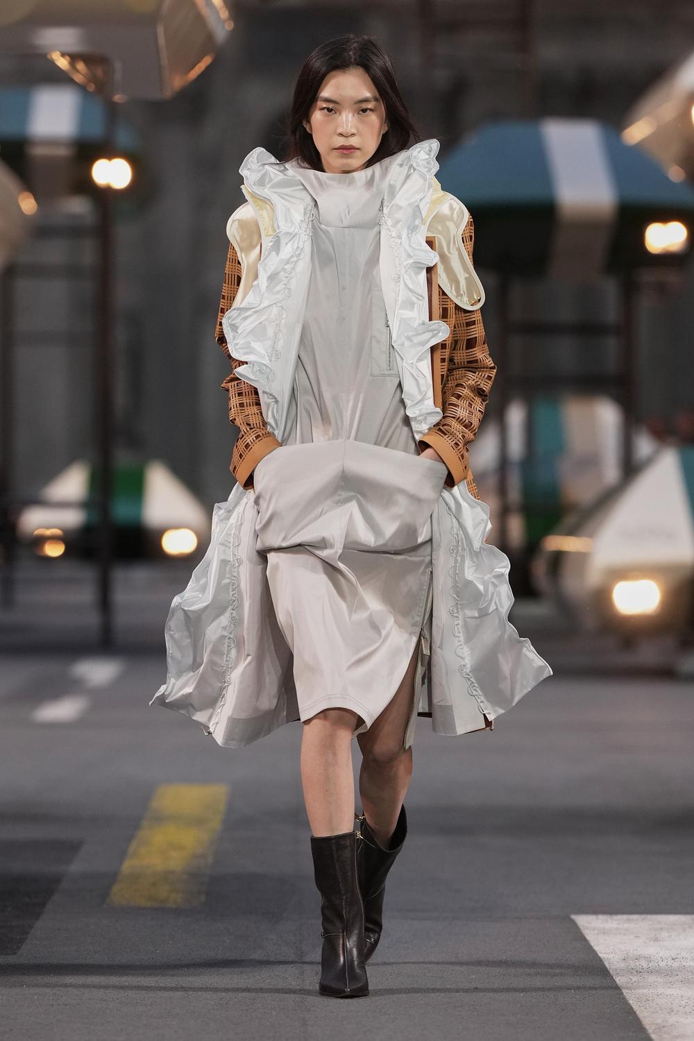 Louis Vuitton Spring Summer 27: The Future Has Lost Its Weight Louis Vuitton Spring Summer 27: The Future Has Lost Its Weight Vanity Teen