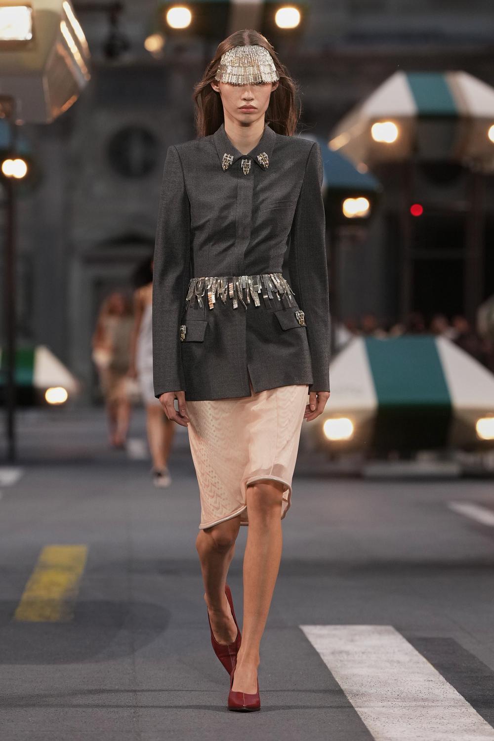 Louis Vuitton Spring Summer 27: The Future Has Lost Its Weight Vanity Teen Louis Vuitton Spring Summer 27: The Future Has Lost Its Weight Louis Vuitton Spring Summer 27: The Future Has Lost Its Weight Vanity Teen