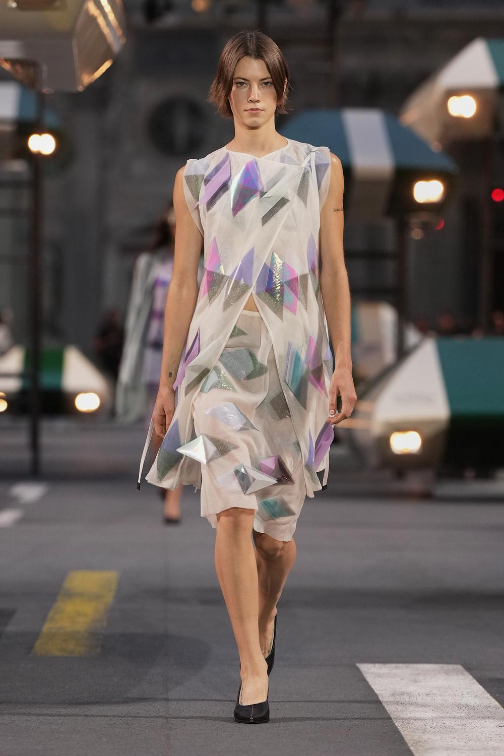 Louis Vuitton Spring Summer 27: The Future Has Lost Its Weight Vanity Teen Louis Vuitton Spring Summer 27: The Future Has Lost Its Weight Louis Vuitton Spring Summer 27: The Future Has Lost Its Weight Vanity Teen