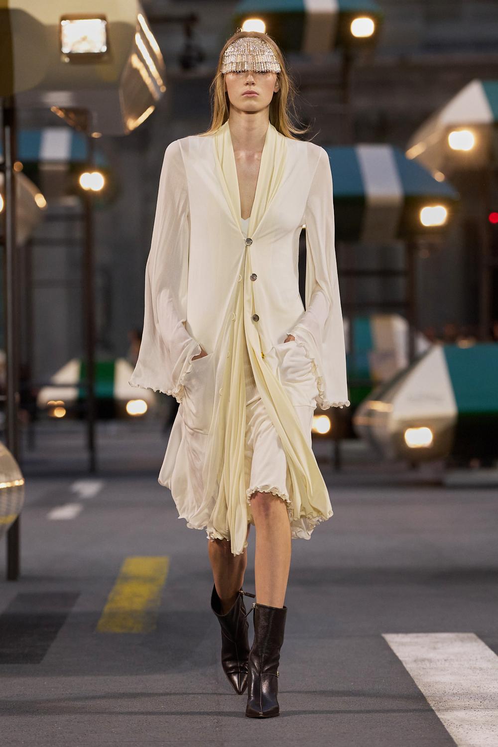 Louis Vuitton Spring Summer 27: The Future Has Lost Its Weight Vanity Teen Louis Vuitton Spring Summer 27: The Future Has Lost Its Weight Louis Vuitton Spring Summer 27: The Future Has Lost Its Weight Vanity Teen