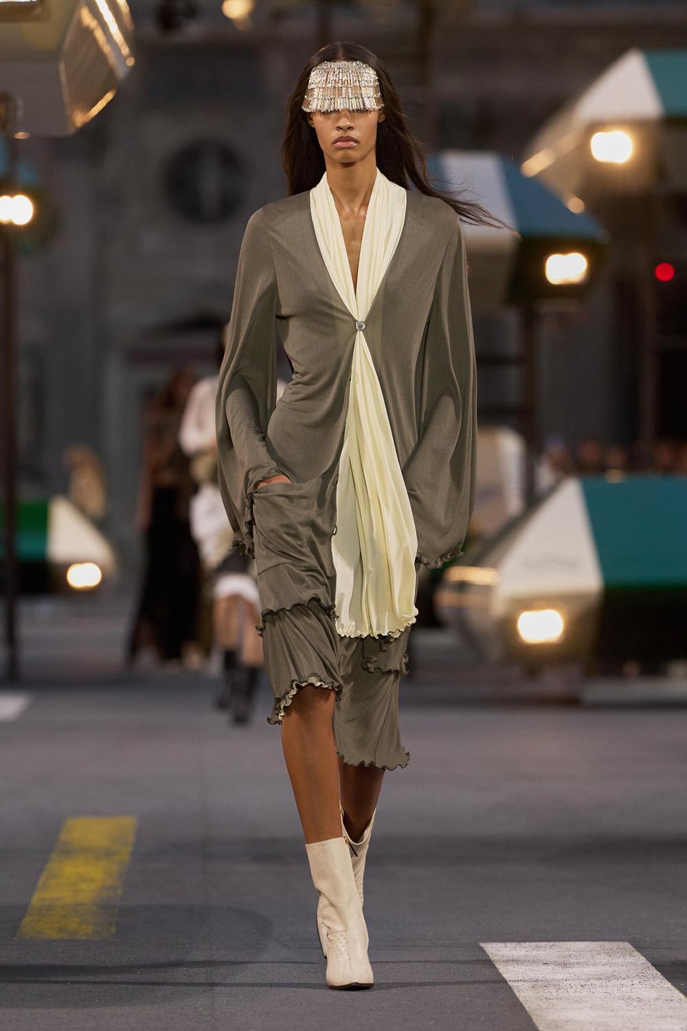 Louis Vuitton Spring Summer 27: The Future Has Lost Its Weight Vanity Teen Louis Vuitton Spring Summer 27: The Future Has Lost Its Weight Louis Vuitton Spring Summer 27: The Future Has Lost Its Weight Vanity Teen