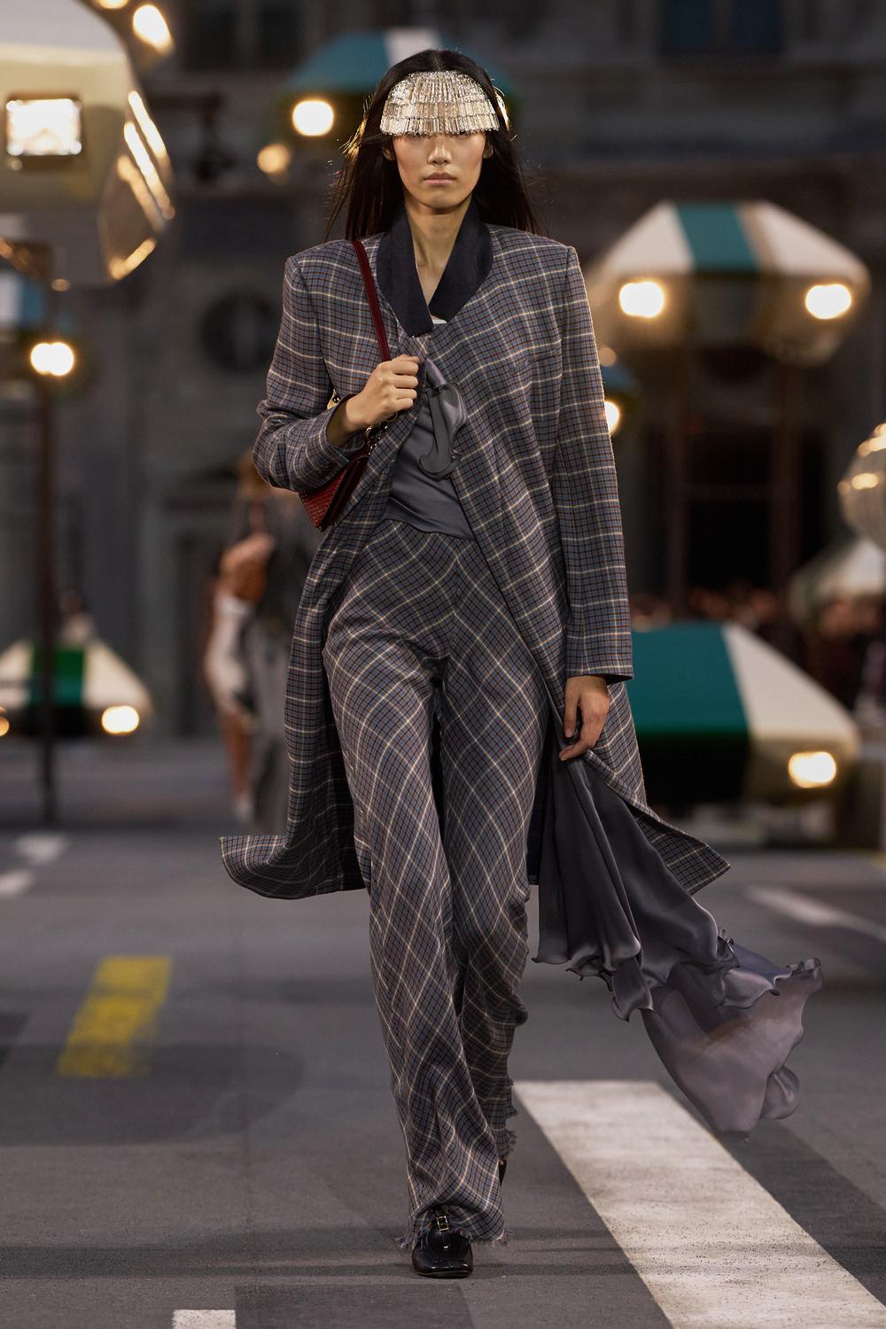 Louis Vuitton Spring Summer 27: The Future Has Lost Its Weight Vanity Teen Louis Vuitton Spring Summer 27: The Future Has Lost Its Weight Louis Vuitton Spring Summer 27: The Future Has Lost Its Weight Vanity Teen