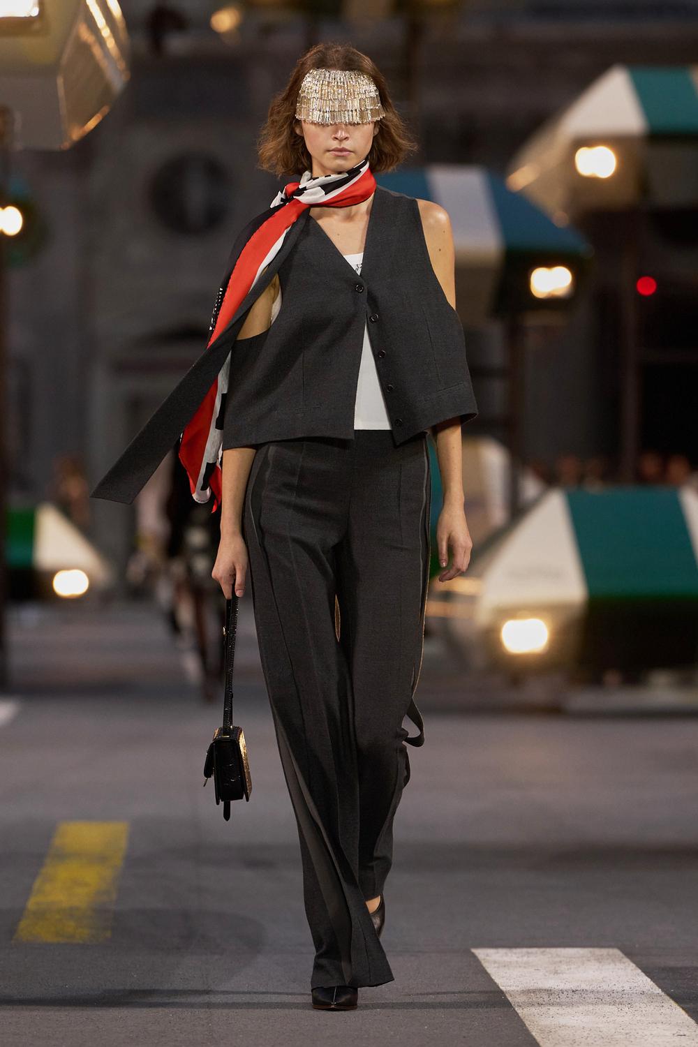 Louis Vuitton Spring Summer 27: The Future Has Lost Its Weight Vanity Teen Louis Vuitton Spring Summer 27: The Future Has Lost Its Weight Louis Vuitton Spring Summer 27: The Future Has Lost Its Weight Vanity Teen