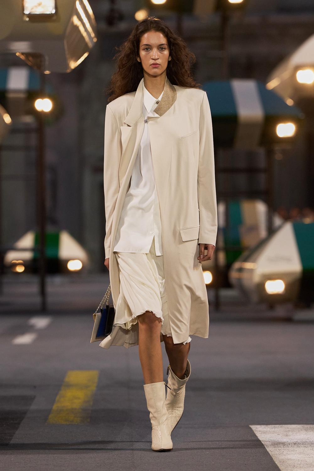 Louis Vuitton Spring Summer 27: The Future Has Lost Its Weight Vanity Teen Louis Vuitton Spring Summer 27: The Future Has Lost Its Weight Louis Vuitton Spring Summer 27: The Future Has Lost Its Weight Vanity Teen