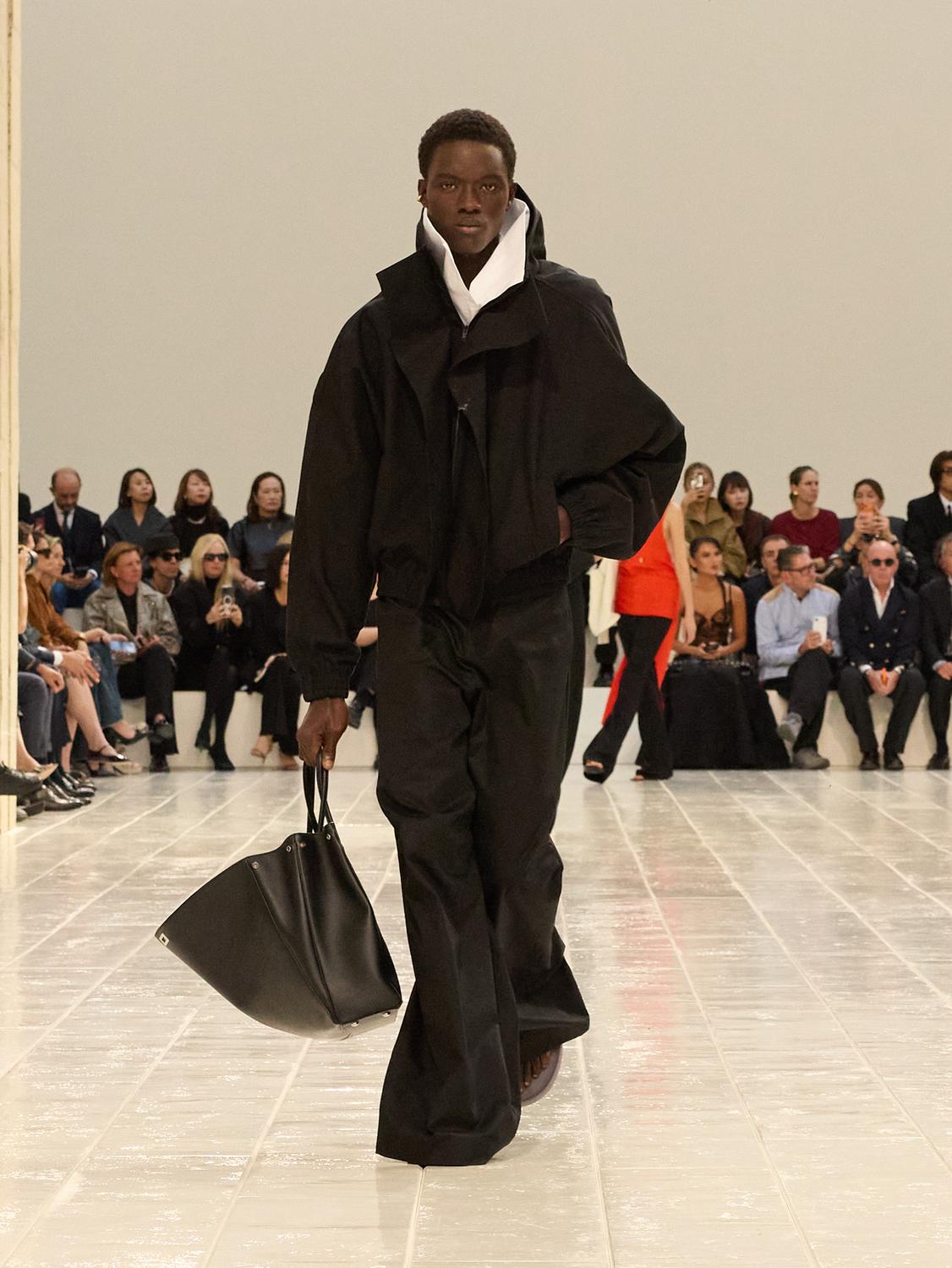 Balenciaga SS27: A Softer Balenciaga, Ready or Not Vanity Teen Balenicaga SS27