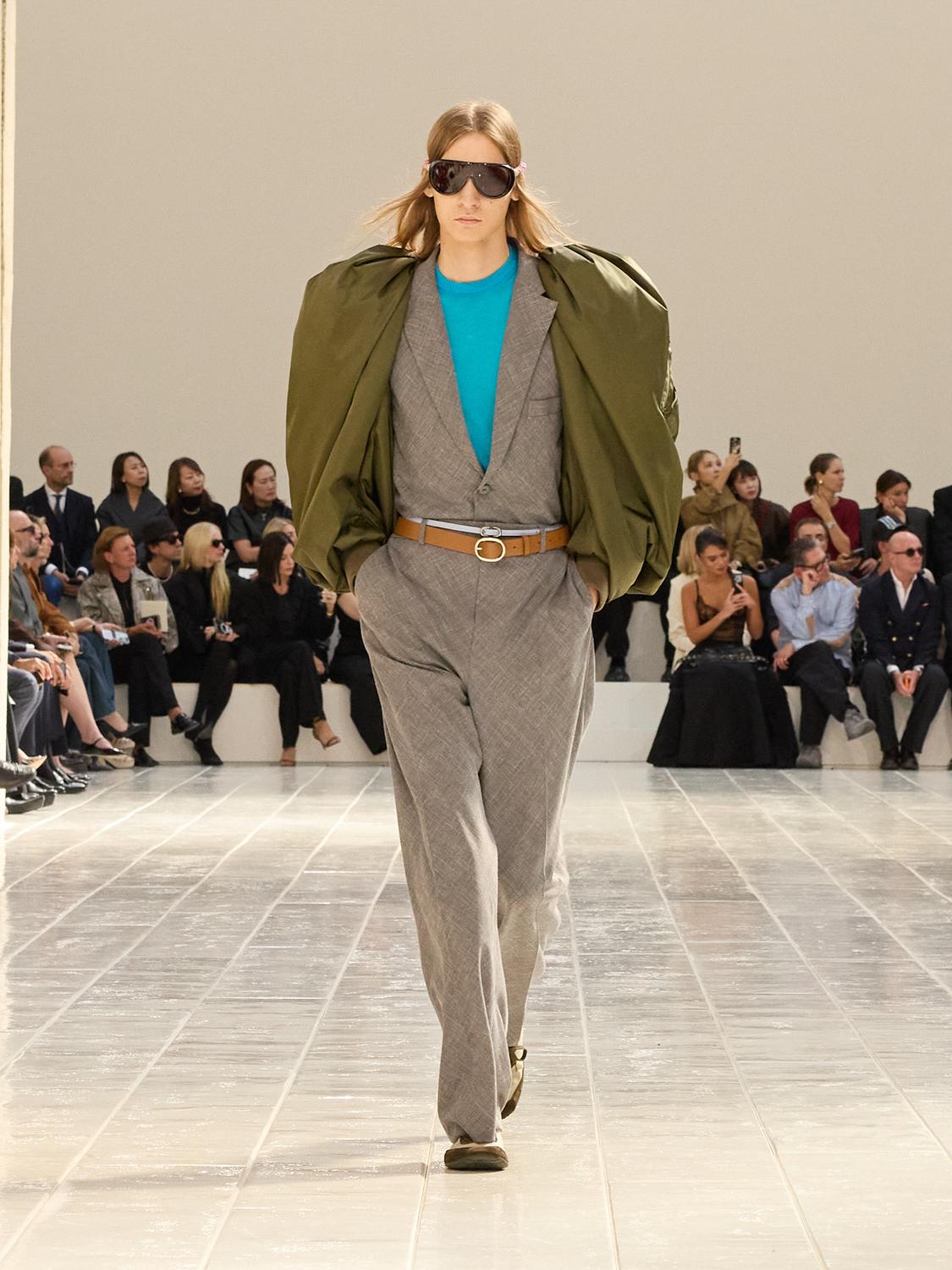 Balenciaga SS27: A Softer Balenciaga, Ready or Not Vanity Teen Balenicaga SS27