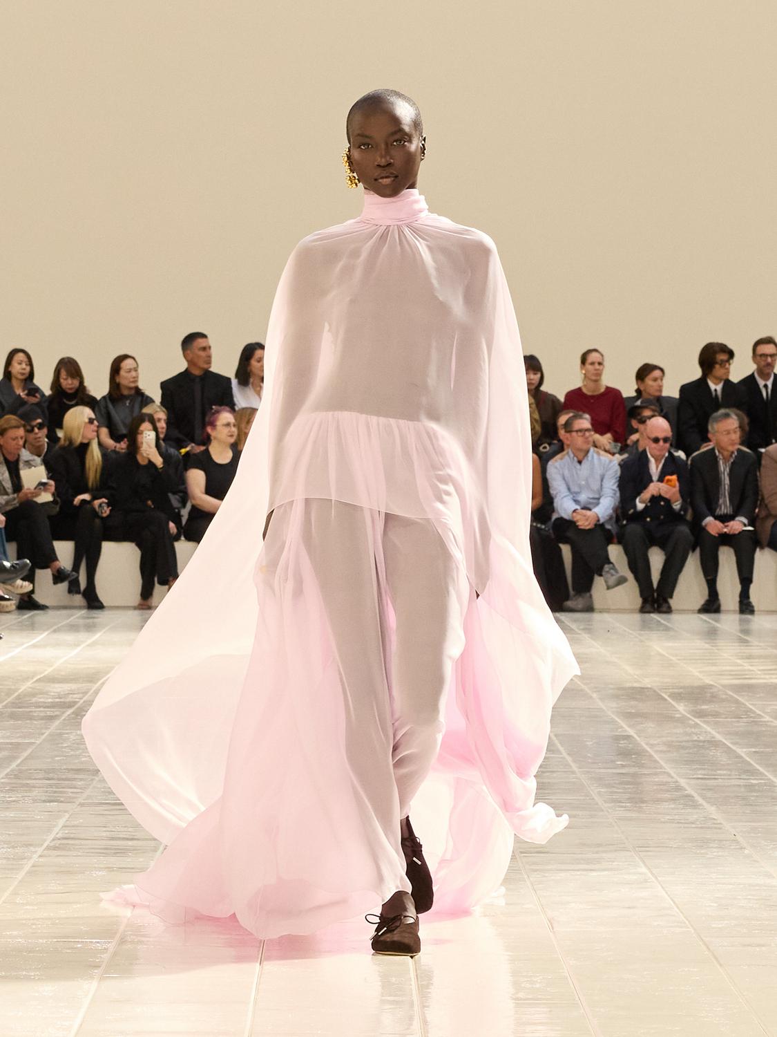 Balenciaga SS27: A Softer Balenciaga, Ready or Not Vanity Teen Balenicaga SS27