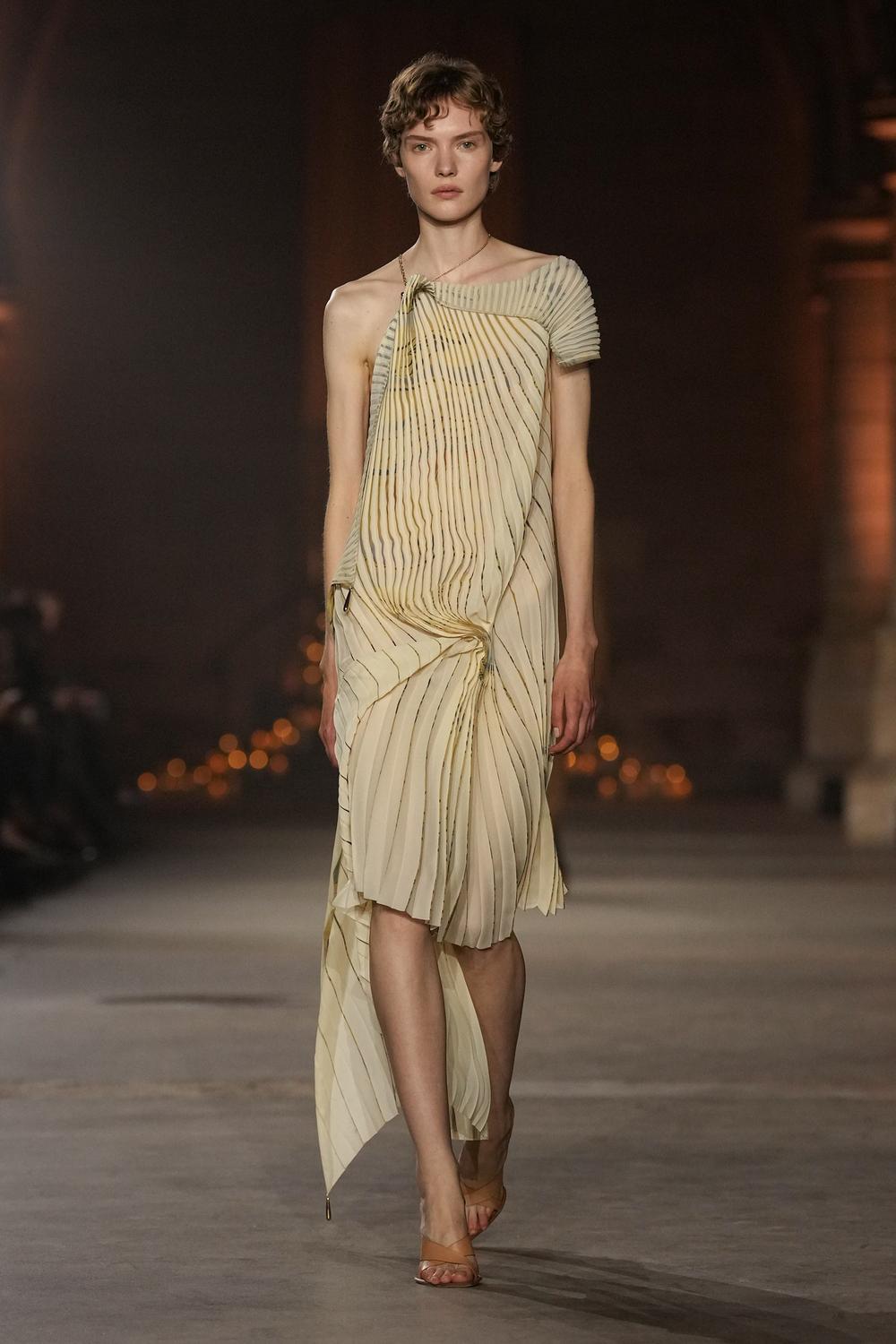 Victoria Beckham SS27 - Is there still room for an evolution? Vanity Teen Victoria Beckham SS27