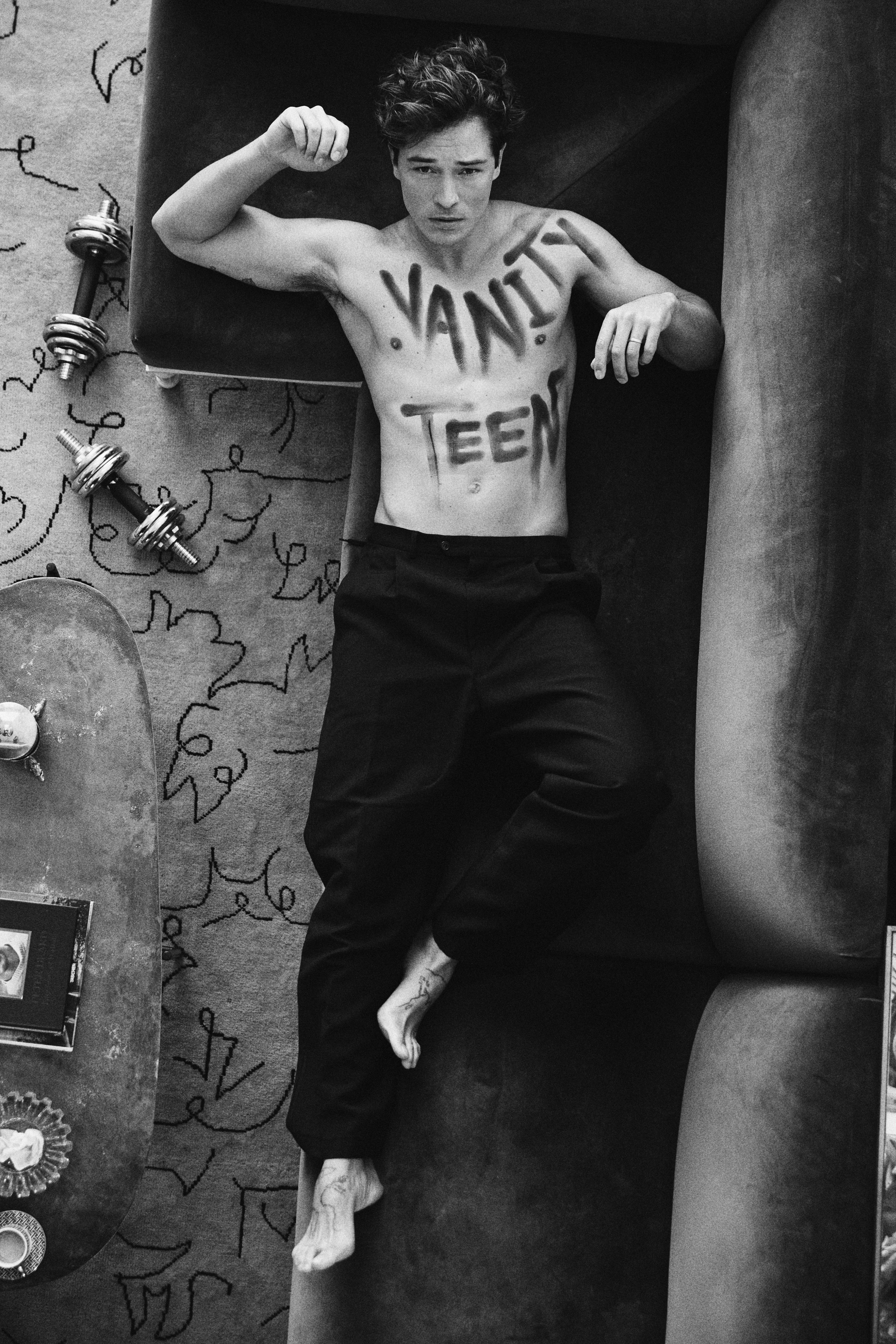 FRANCISCO LACHOWSKI - THE ICON COMES HOME Vanity Teen FRANCISCO LACHOWSKI - THE ICON COMES HOME FRANCISCO LACHOWSKI - THE ICON COMES HOME Vanity Teen