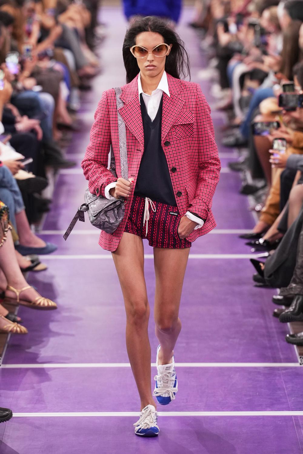Miu Miu SS27: You Don’t Need an Explanation, You Just Feel It Vanity Teen Miu Miu SS27