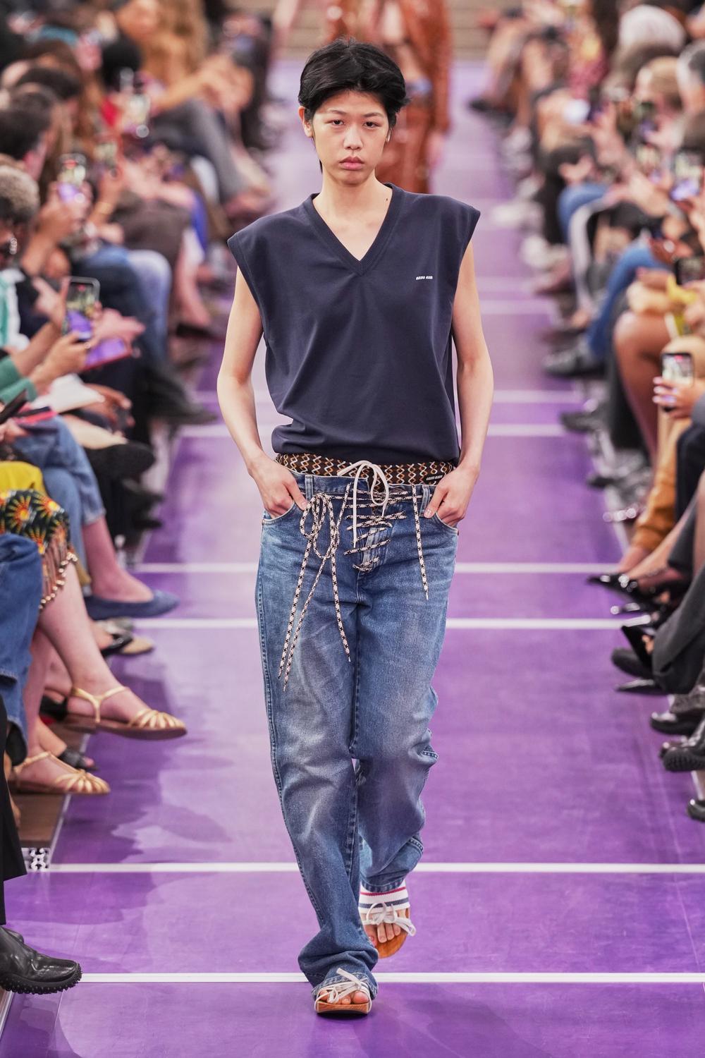 Miu Miu SS27: You Don’t Need an Explanation, You Just Feel It Vanity Teen Miu Miu SS27