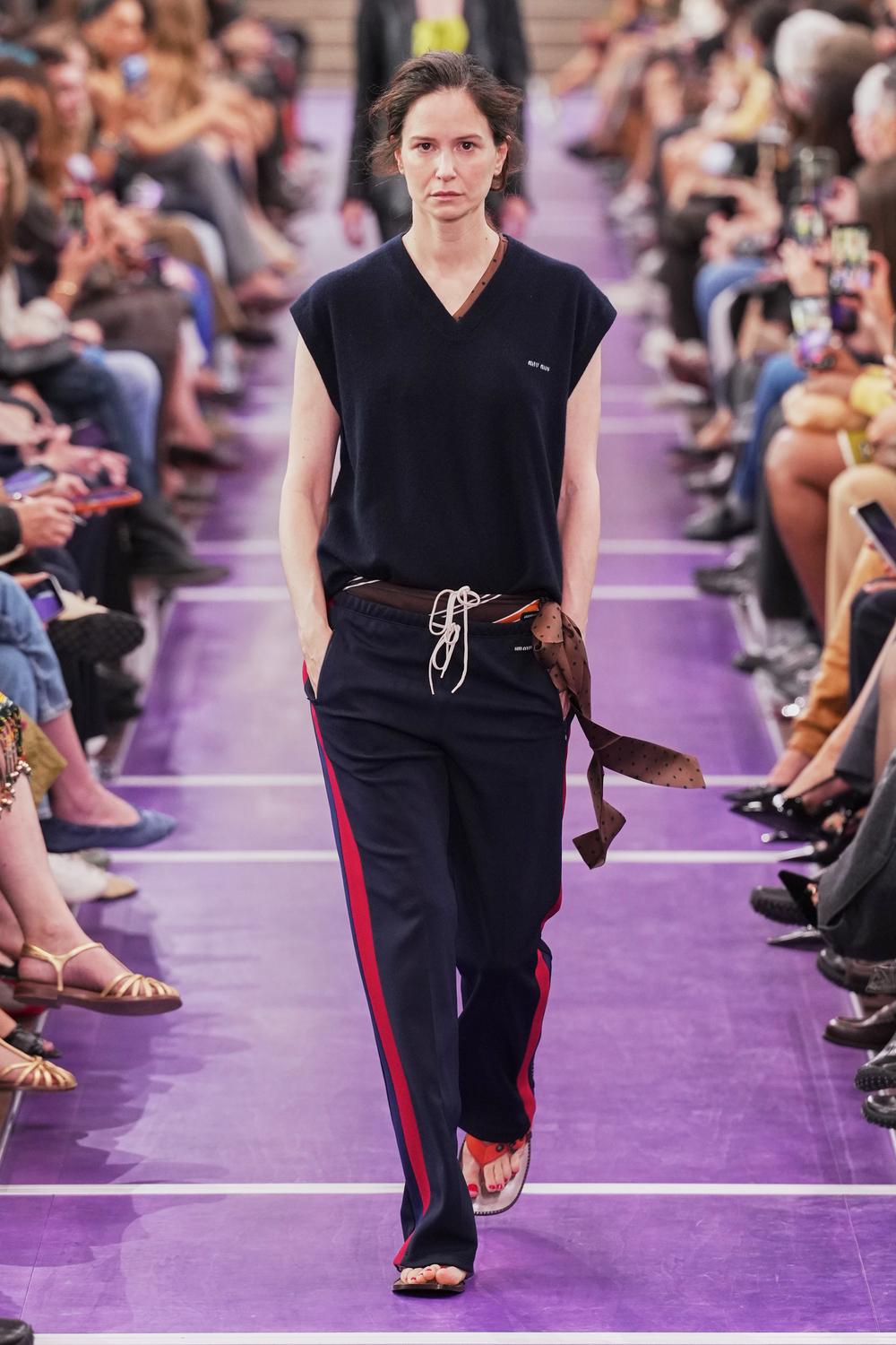Miu Miu SS27: You Don’t Need an Explanation, You Just Feel It Vanity Teen Miu Miu SS27