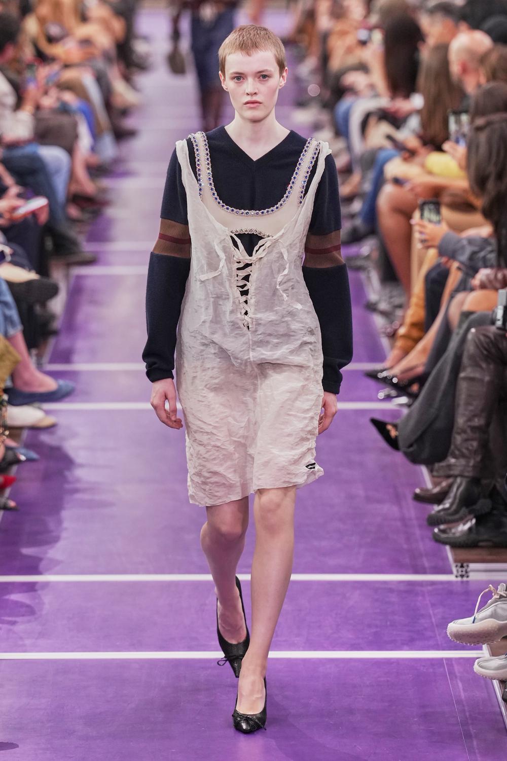 Miu Miu SS27: You Don’t Need an Explanation, You Just Feel It Vanity Teen Miu Miu SS27