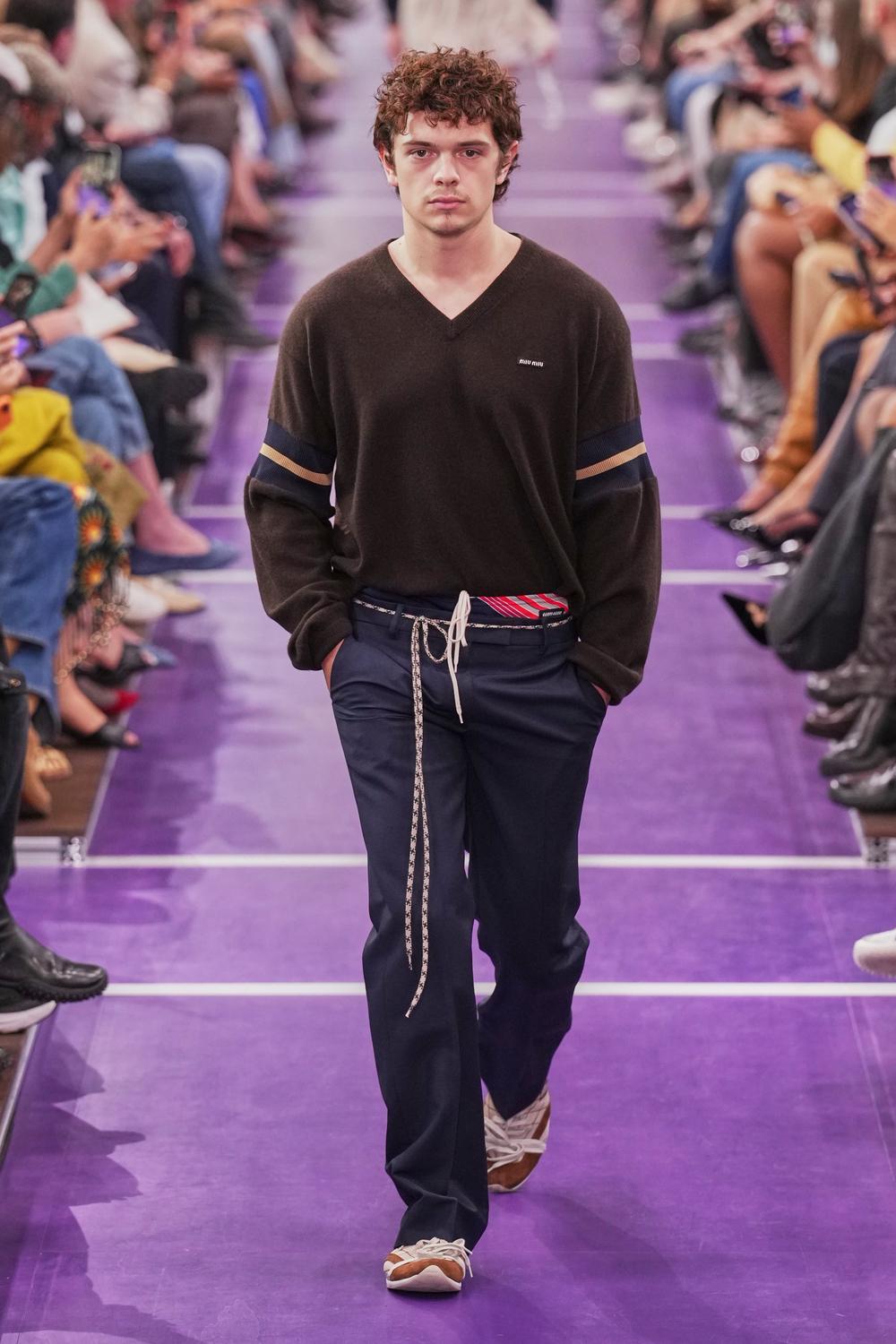 Miu Miu SS27: You Don’t Need an Explanation, You Just Feel It Vanity Teen Miu Miu SS27