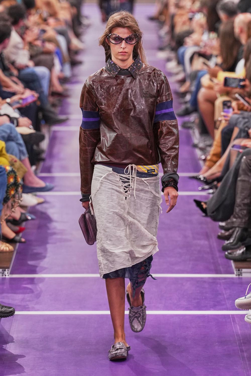 Miu Miu SS27: You Don’t Need an Explanation, You Just Feel It Vanity Teen Miu Miu SS27