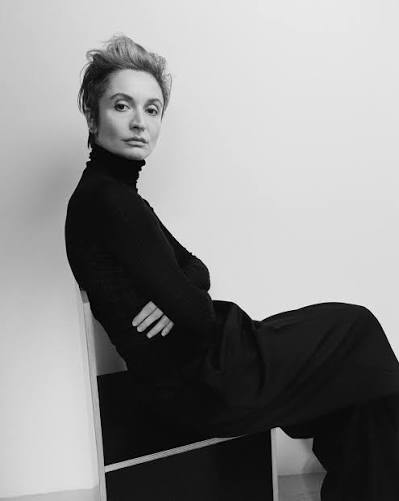 Veronica Leoni Exits Calvin Klein. Minimalism, Maximum Confusion Veronica Leoni Exits Calvin Klein. Minimalism, Maximum Confusion Vanity Teen